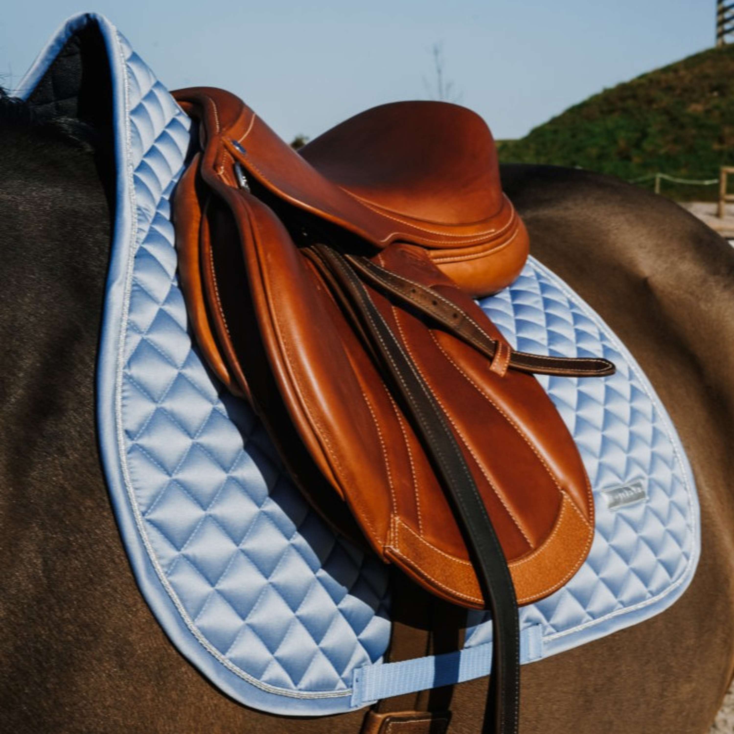 EQUITHÈME Saddlepad Nacre Jumping Blue