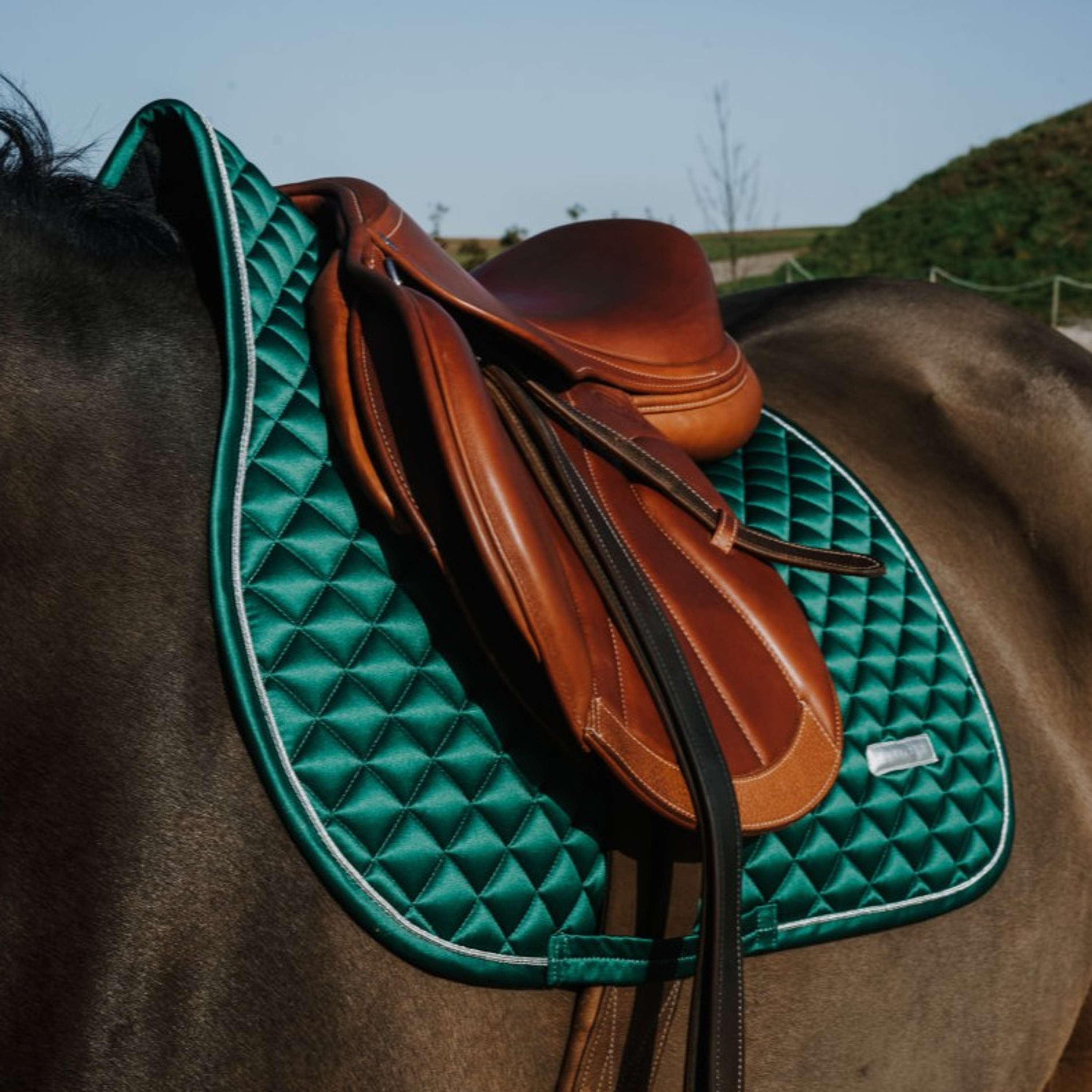 EQUITHÈME Saddlepad Nacre Jumping Dark Green