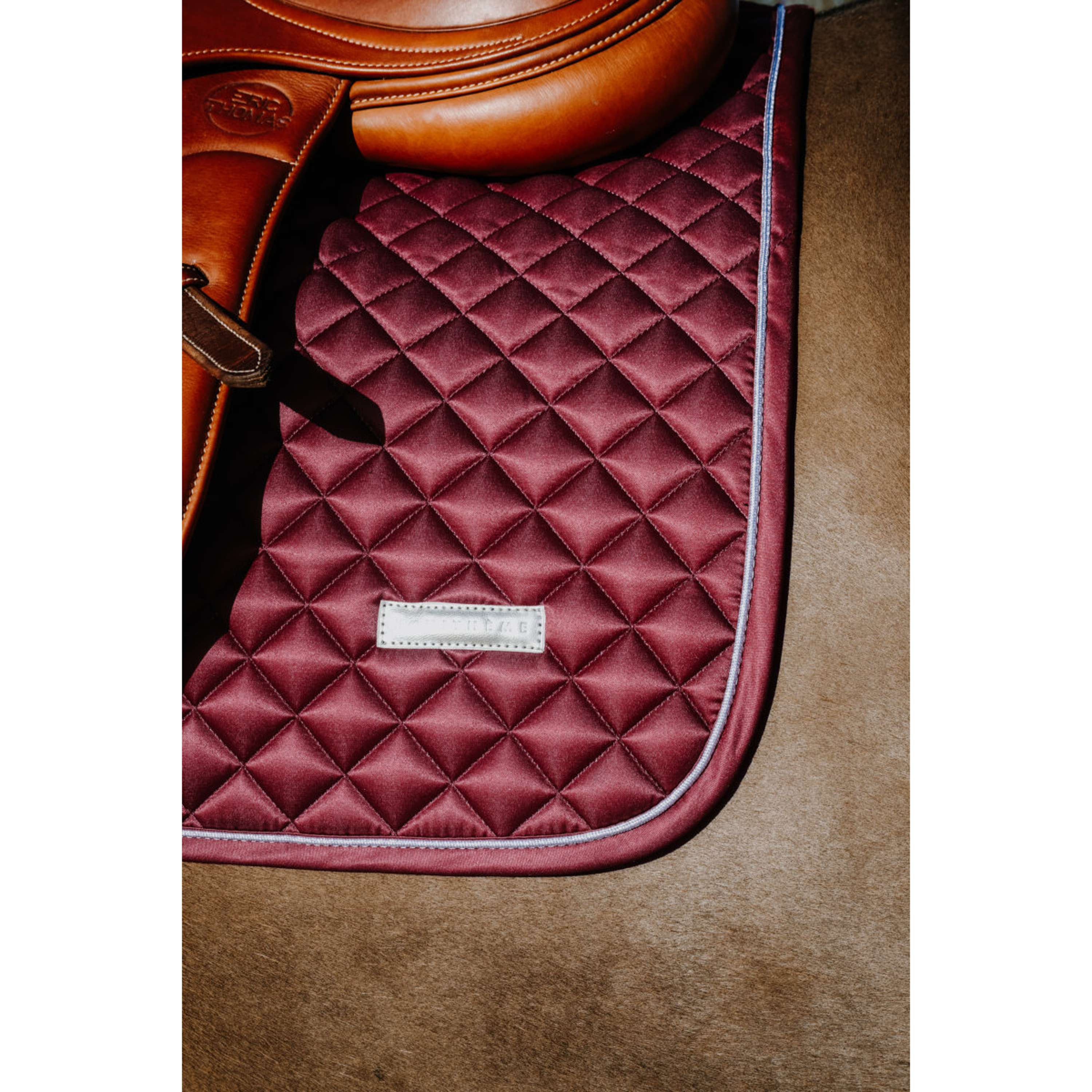 EQUITHÈME Saddlepad Nacre Jumping Bordeaux