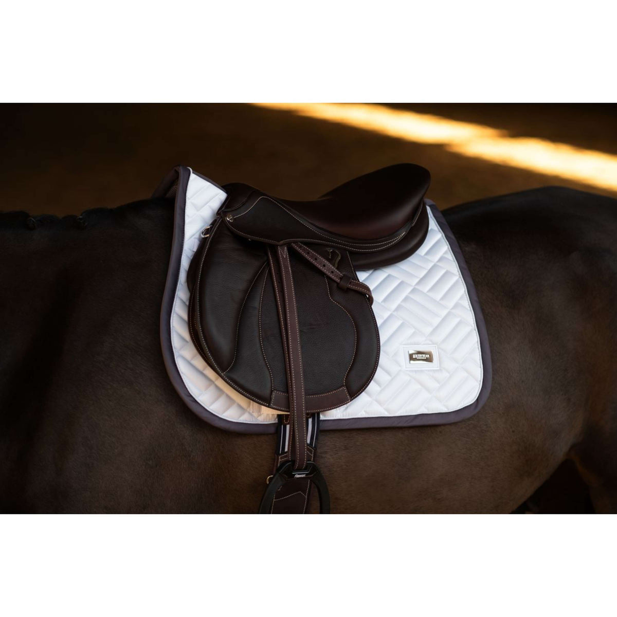 Equestrian Stockholm Saddlepad Modern Jumping White/Dark Violet
