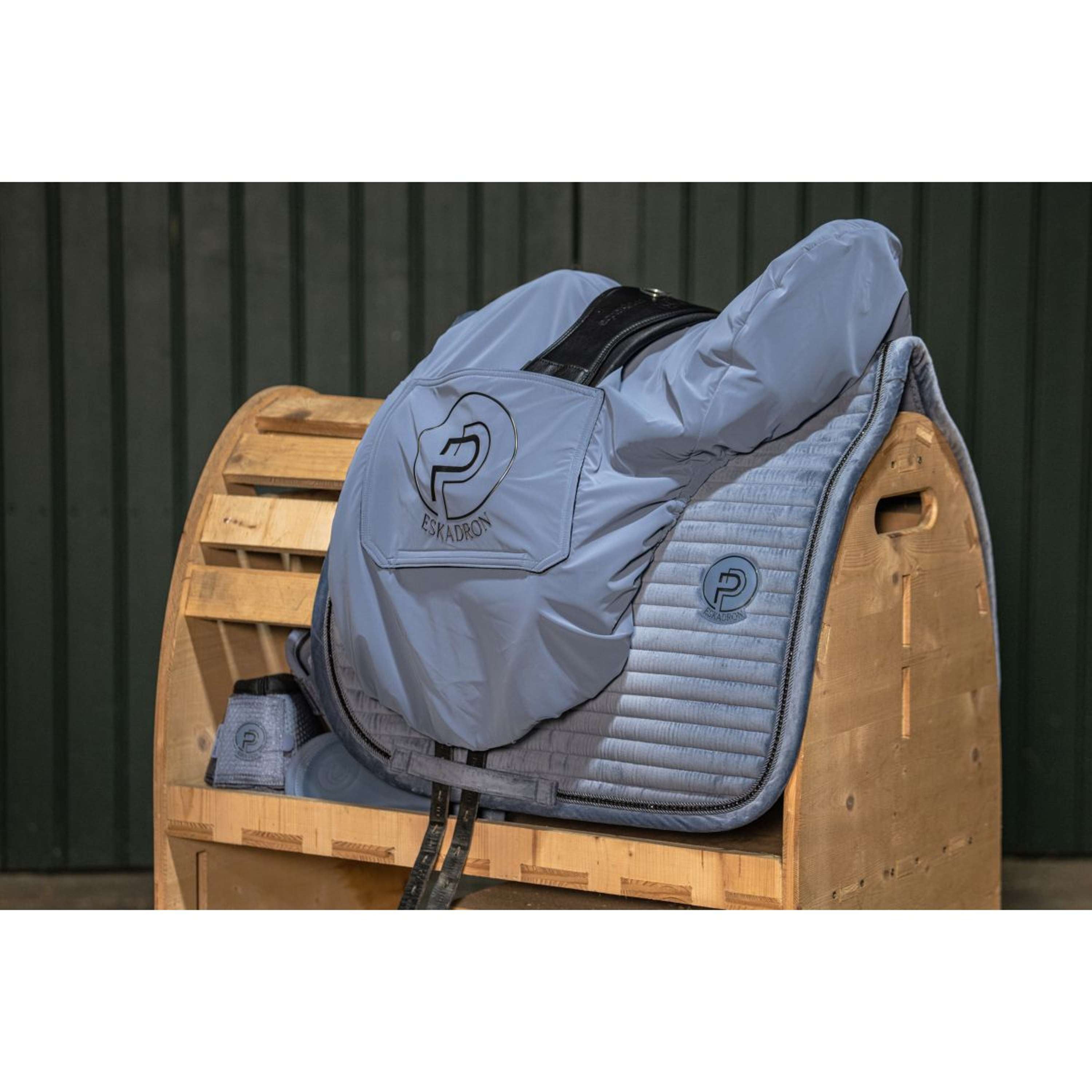 Eskadron Saddle Cover Platinum '26 Silk Slate Blue
