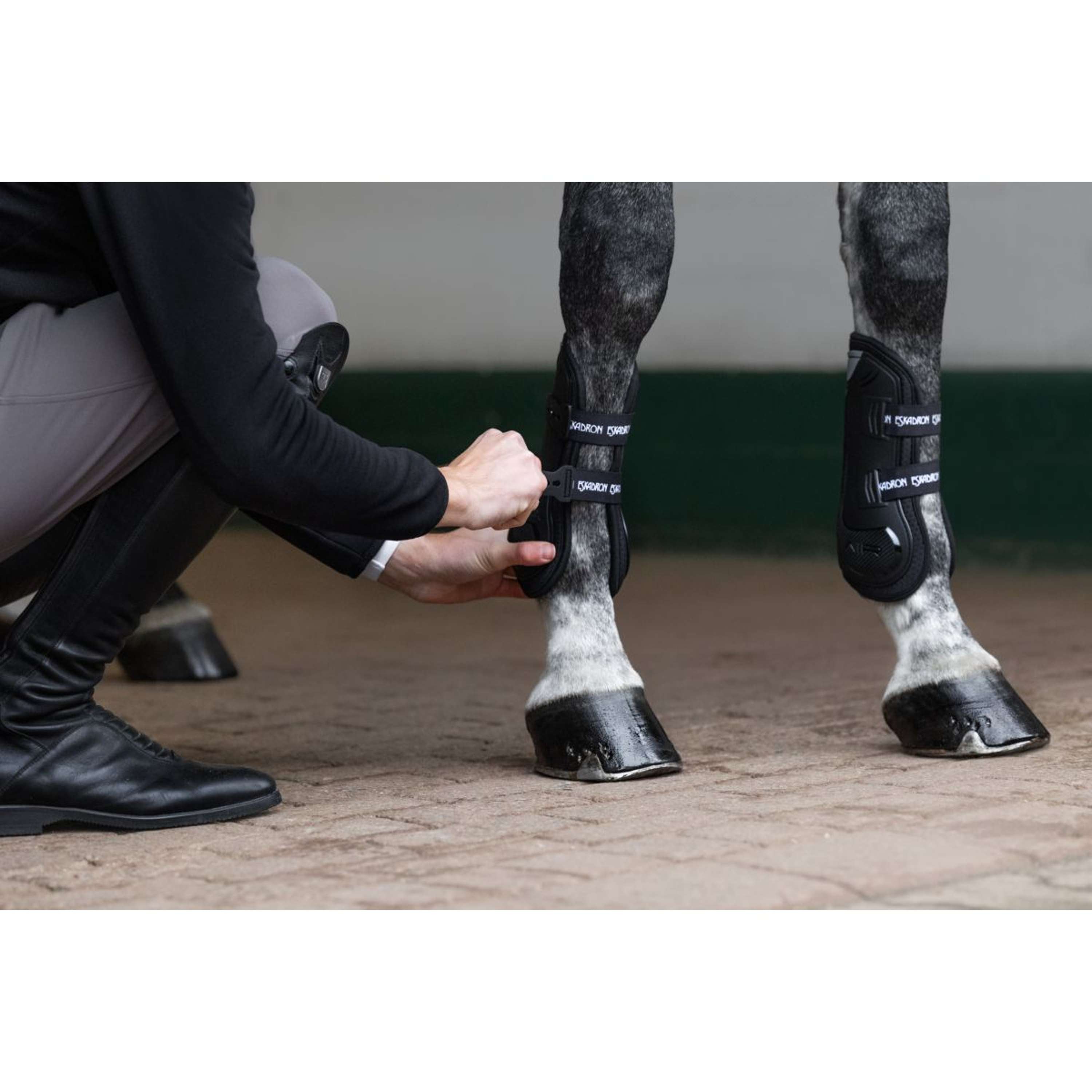 Eskadron Tendon Boots Air-Flex Sport Black