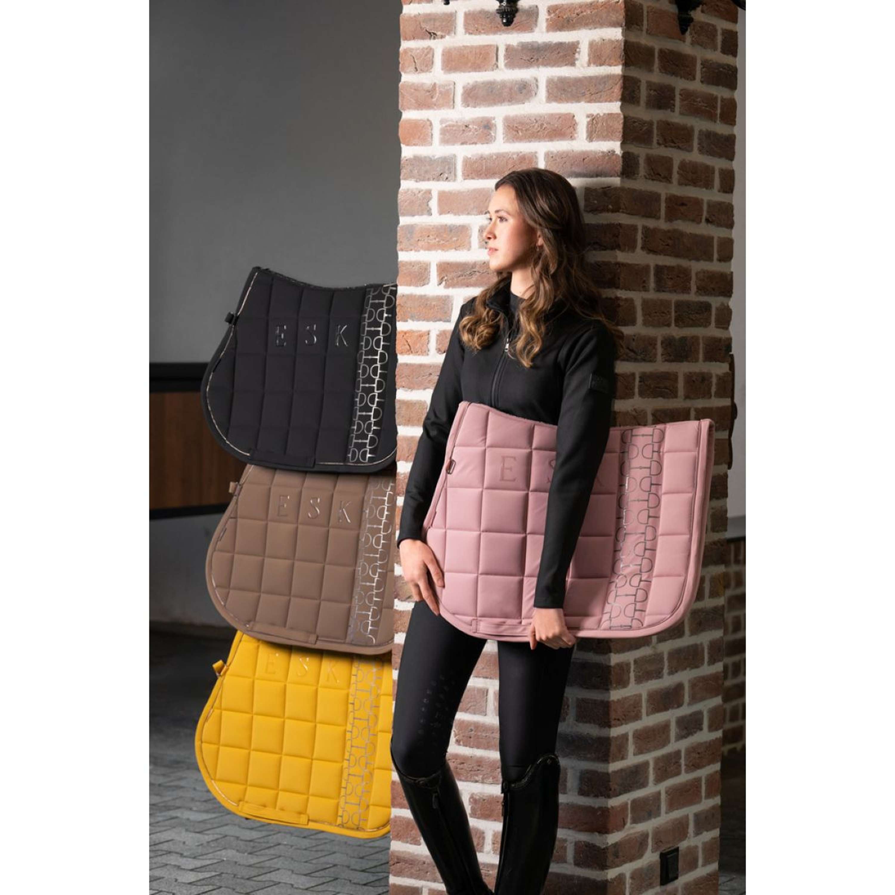 Eskadron Saddlepad Big Square Softshell Platinum '25 Dressage Golden Yellow