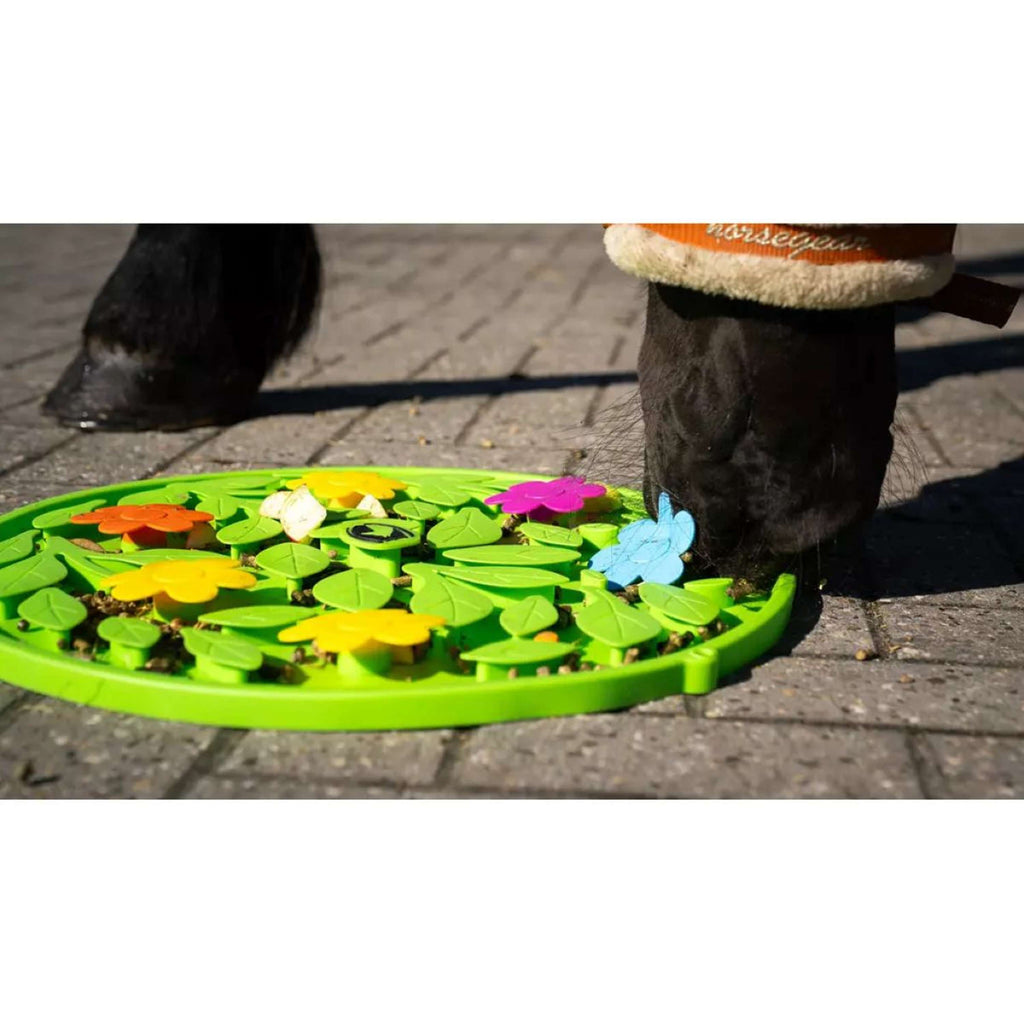 Excellent Sniffing Mat Horse Flower Power