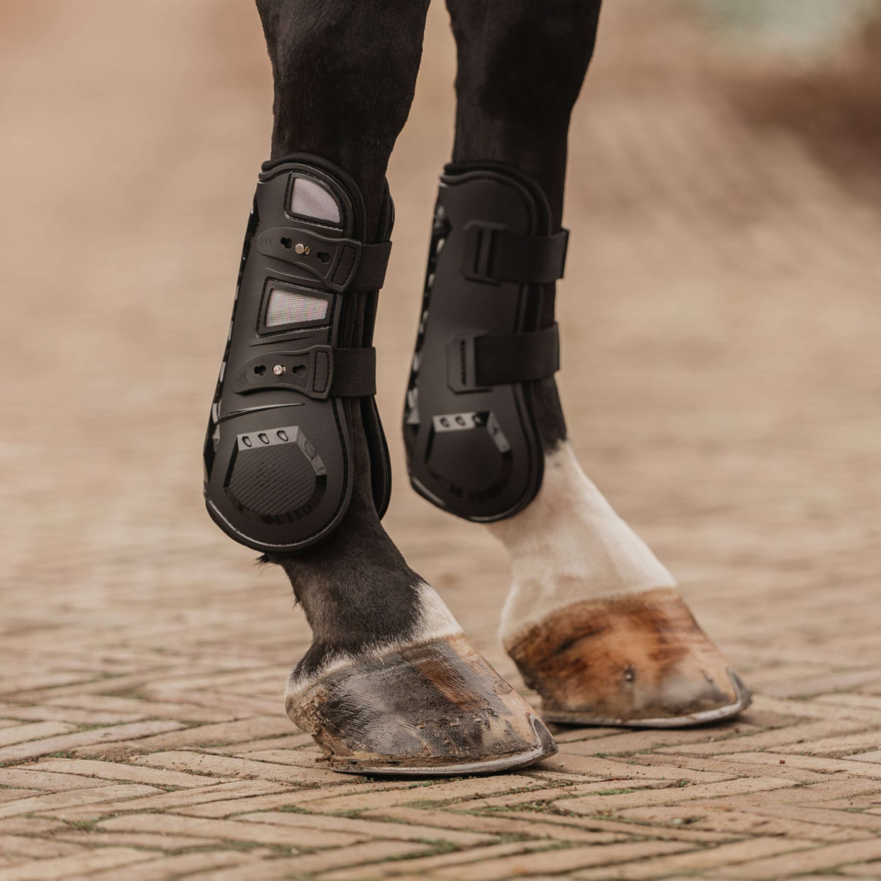 EQPRO Tendon Boots Carbon Look Black