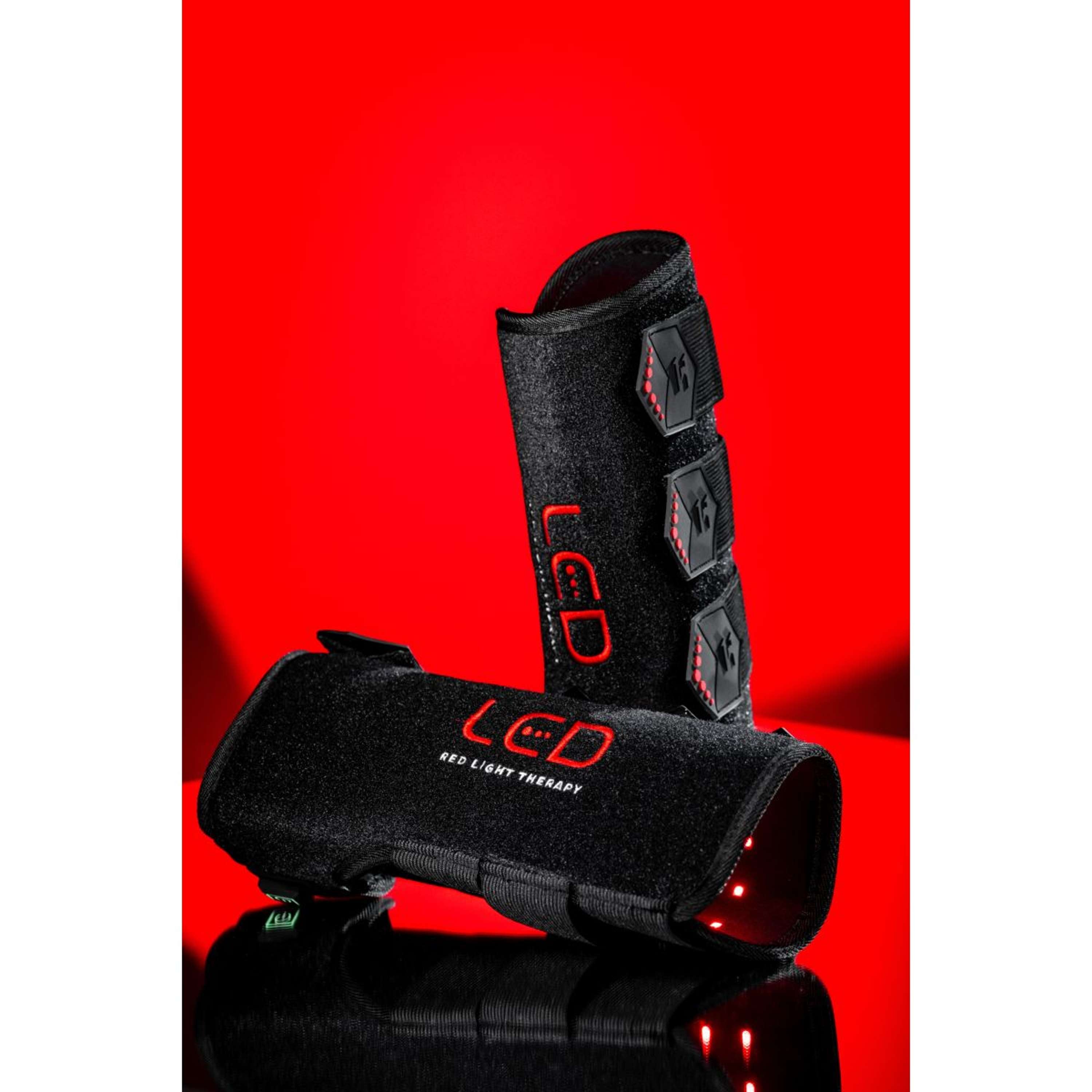 Horseware Leg Wraps LED Red Light Therapy Pair Black/Black