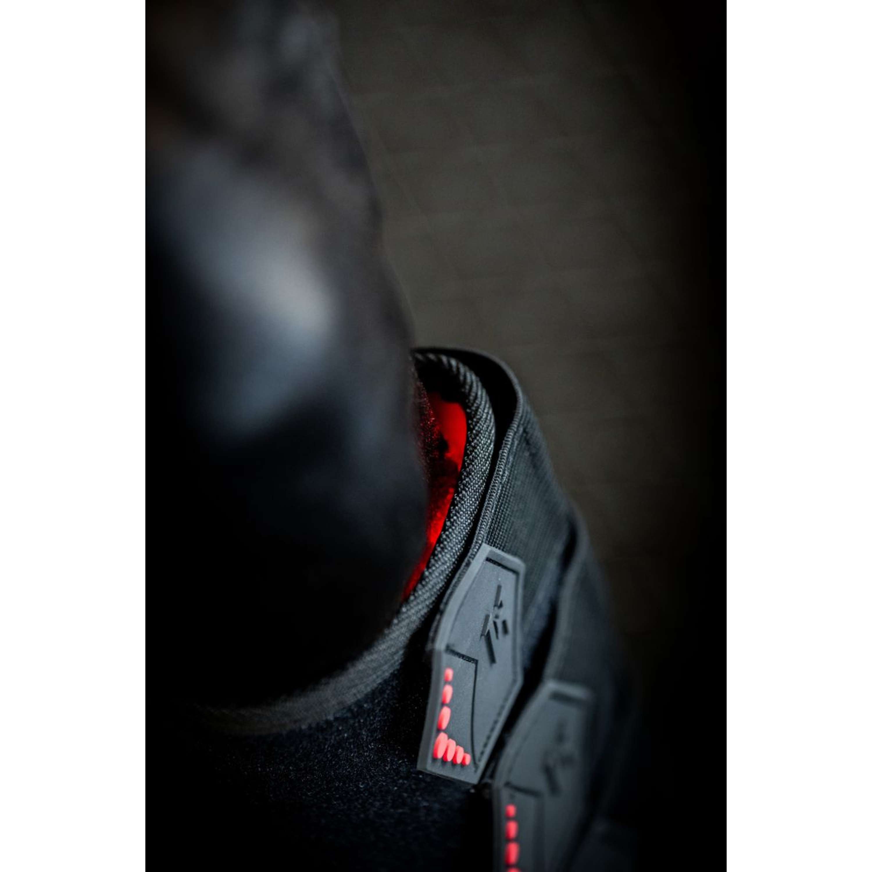 Horseware Leg Wraps LED Red Light Therapy Pair Black/Black