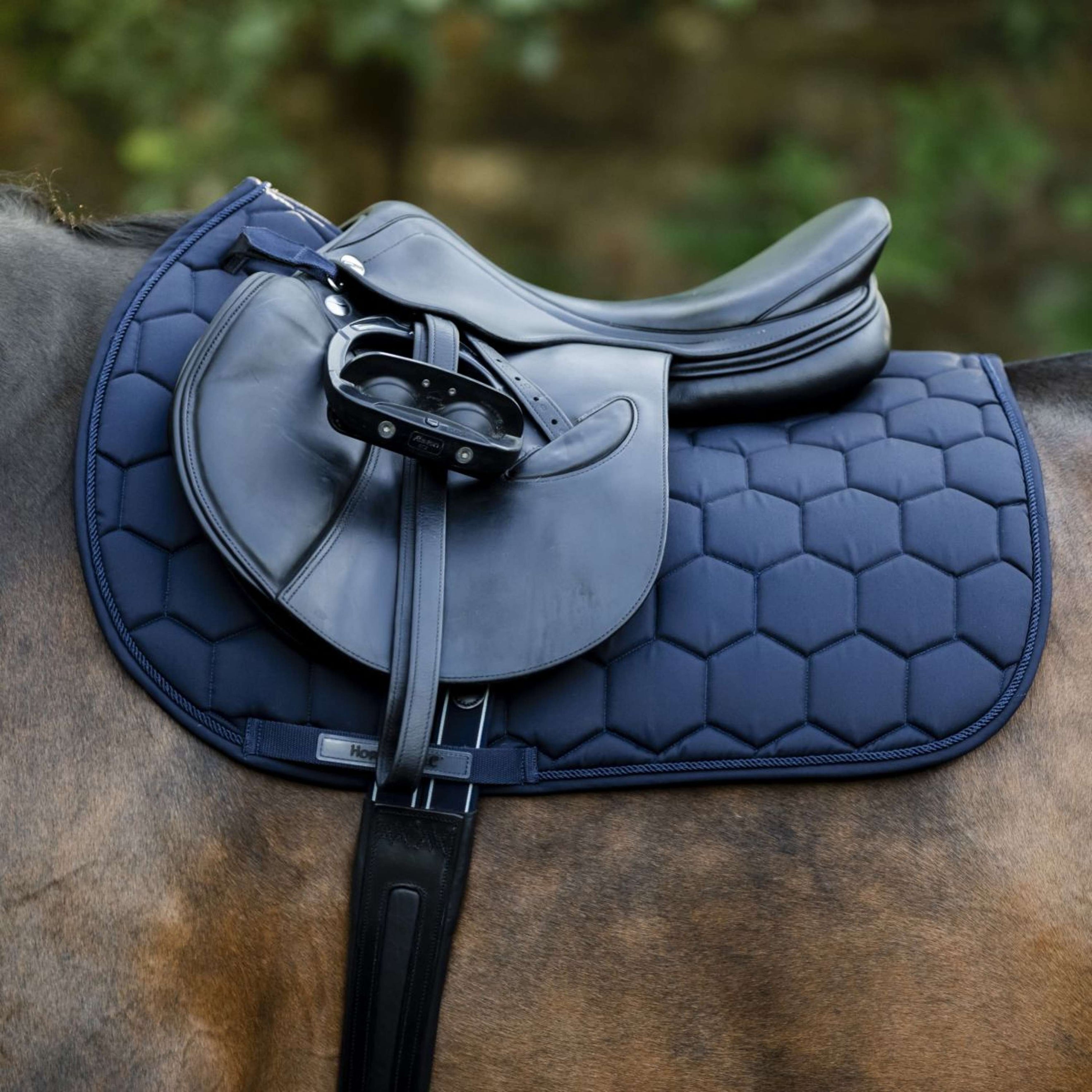 Horseware Saddlepad Ionic Close Contact Navy Horseware Saddlepad Ionic Close Contact Navy