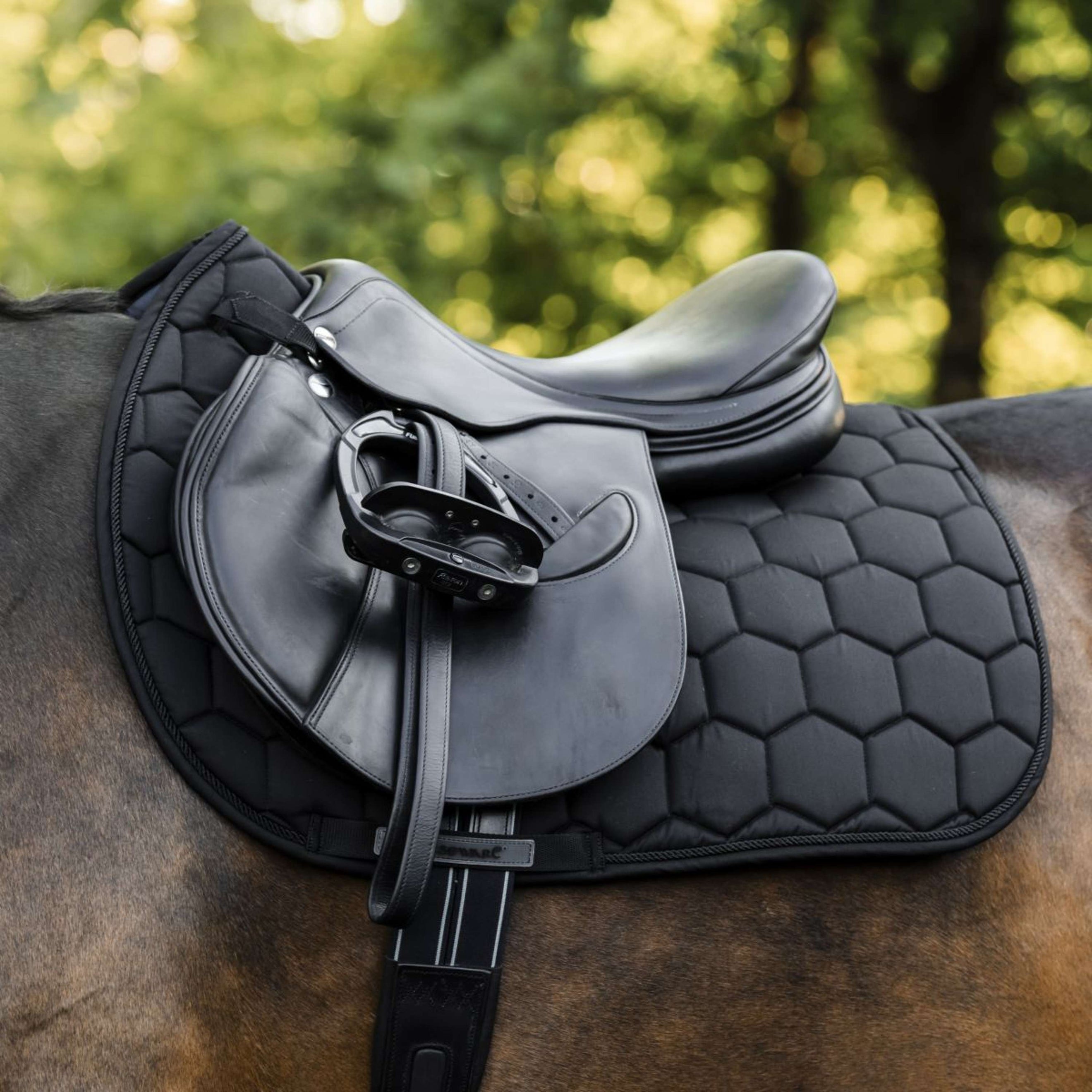 Horseware Saddlepad Ionic Close Contact Black Horseware Saddlepad Ionic Close Contact Black
