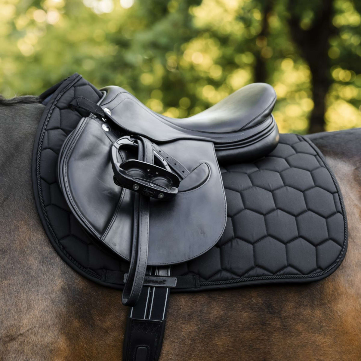 Horseware Saddlepad Ionic Close Contact Black