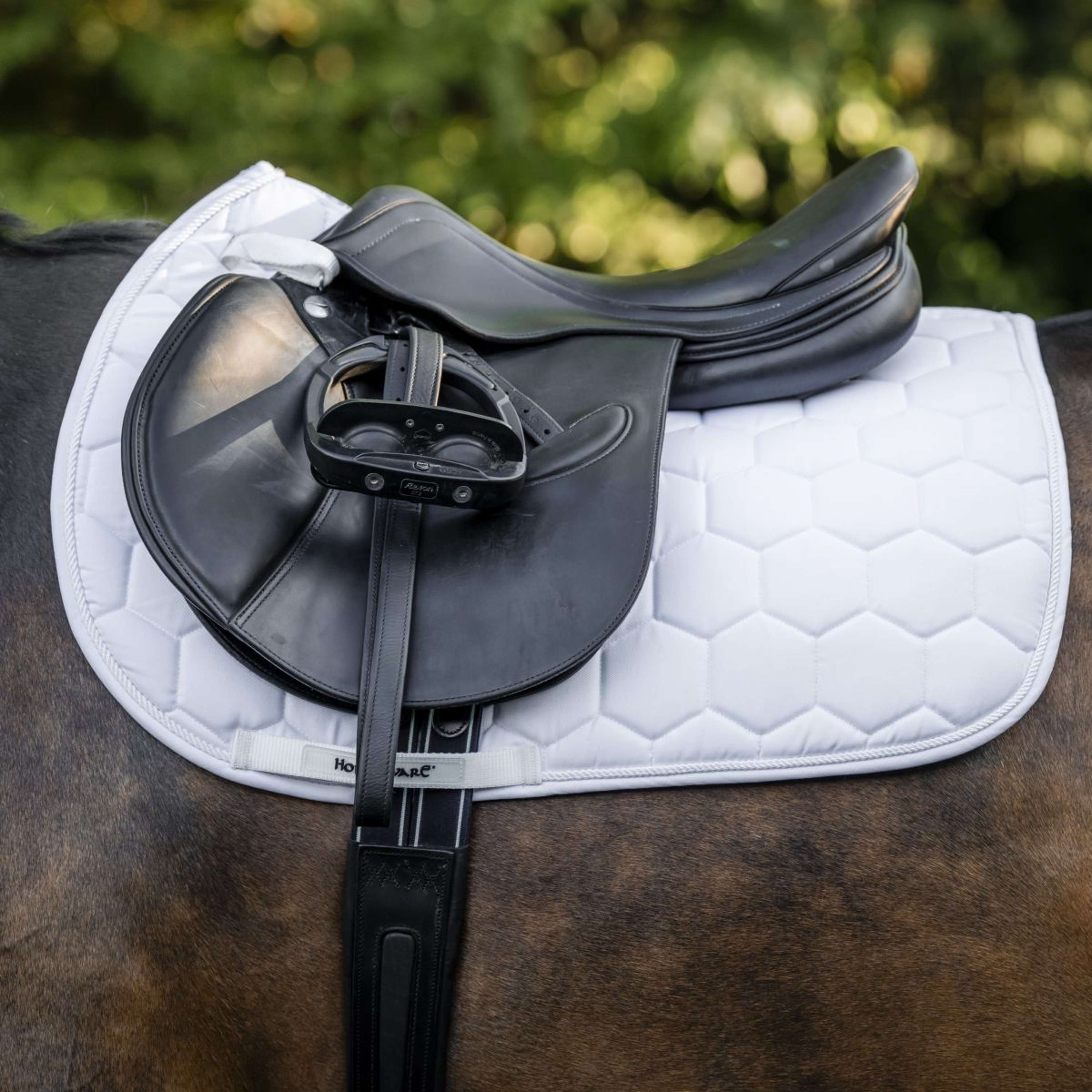 Horseware Saddlepad Ionic Close Contact White
