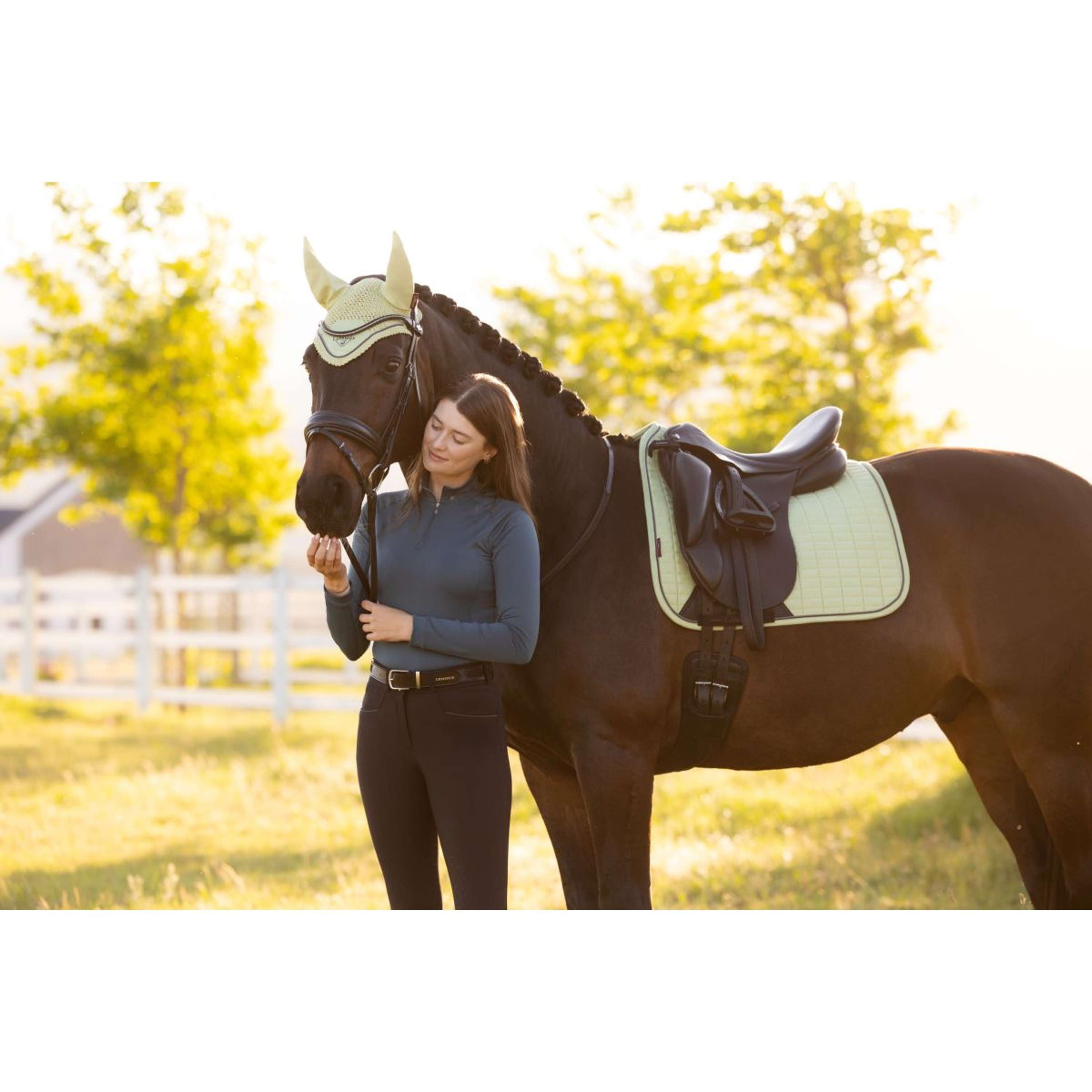 LeMieux Saddlepad Suede Square Dressage Macaron