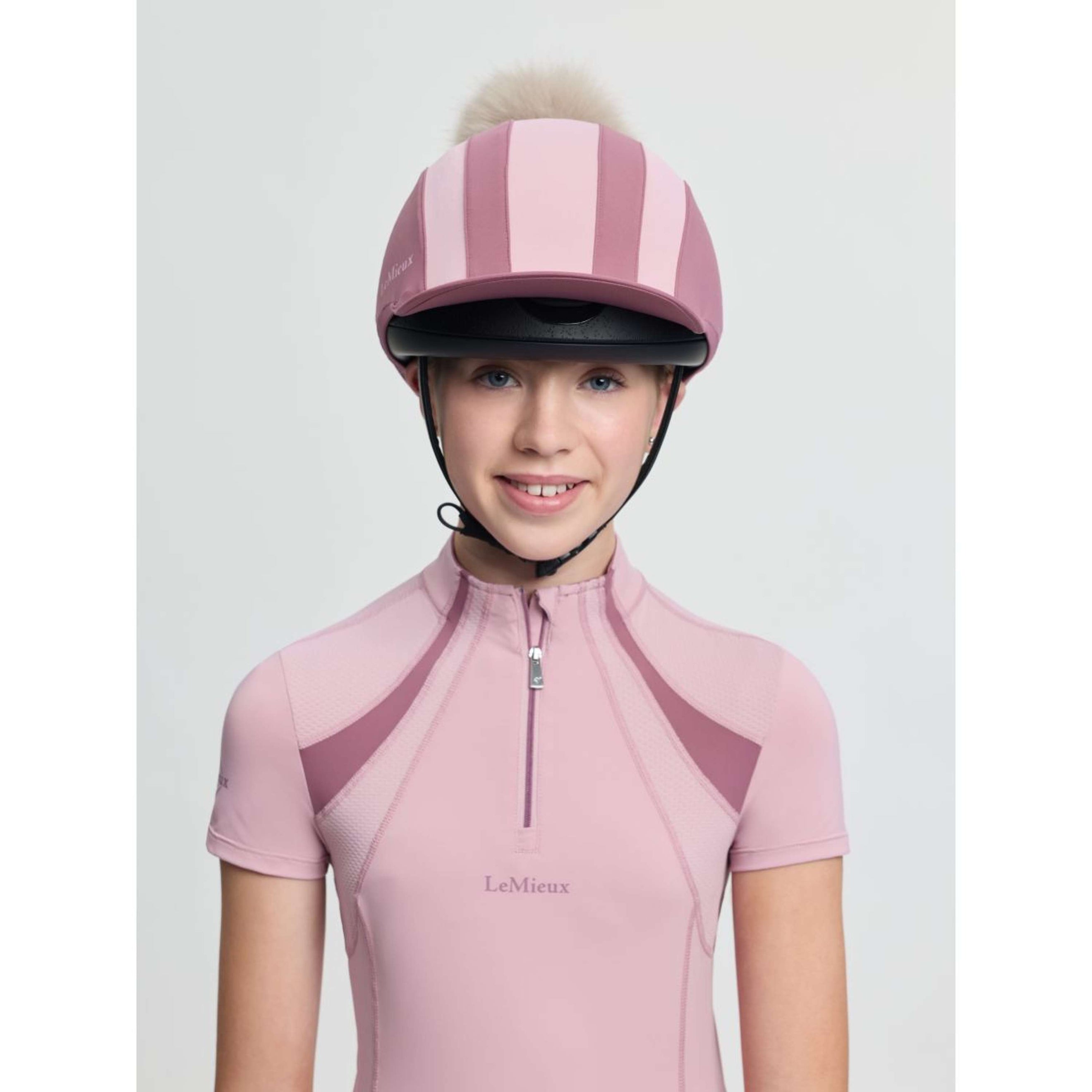 LeMieux Cap cover Tempo Pom Mallow LeMieux Cap cover Tempo Pom Mallow