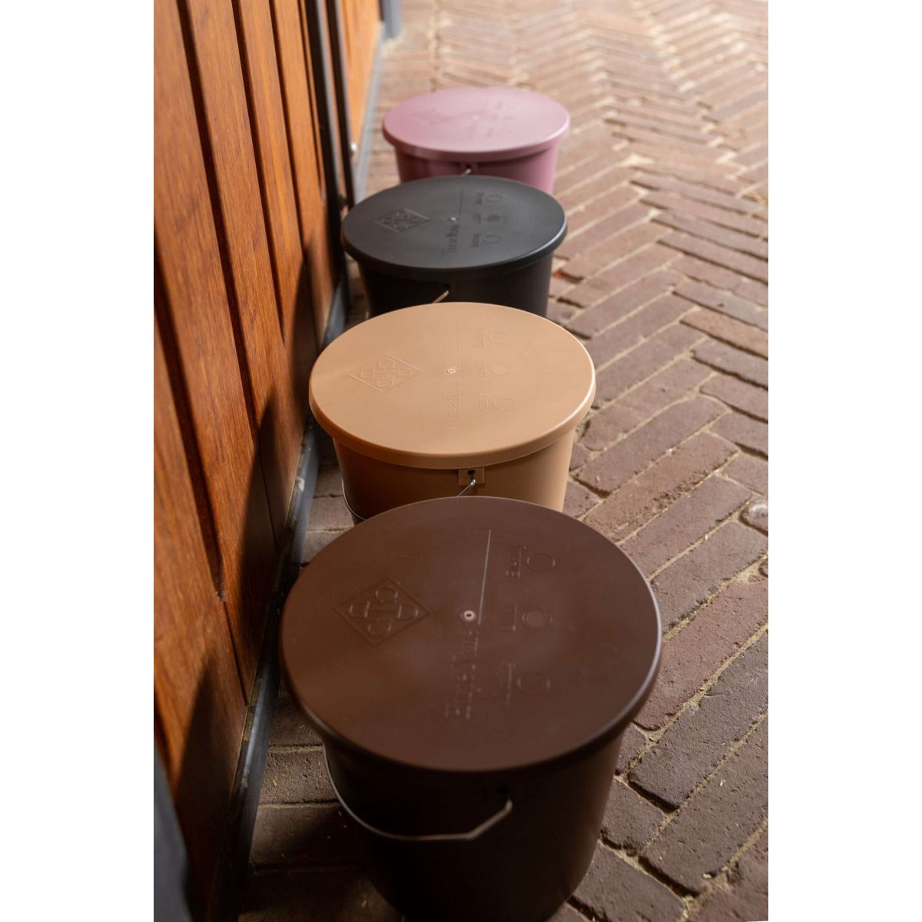 Kentucky Bucket with Lid Beige