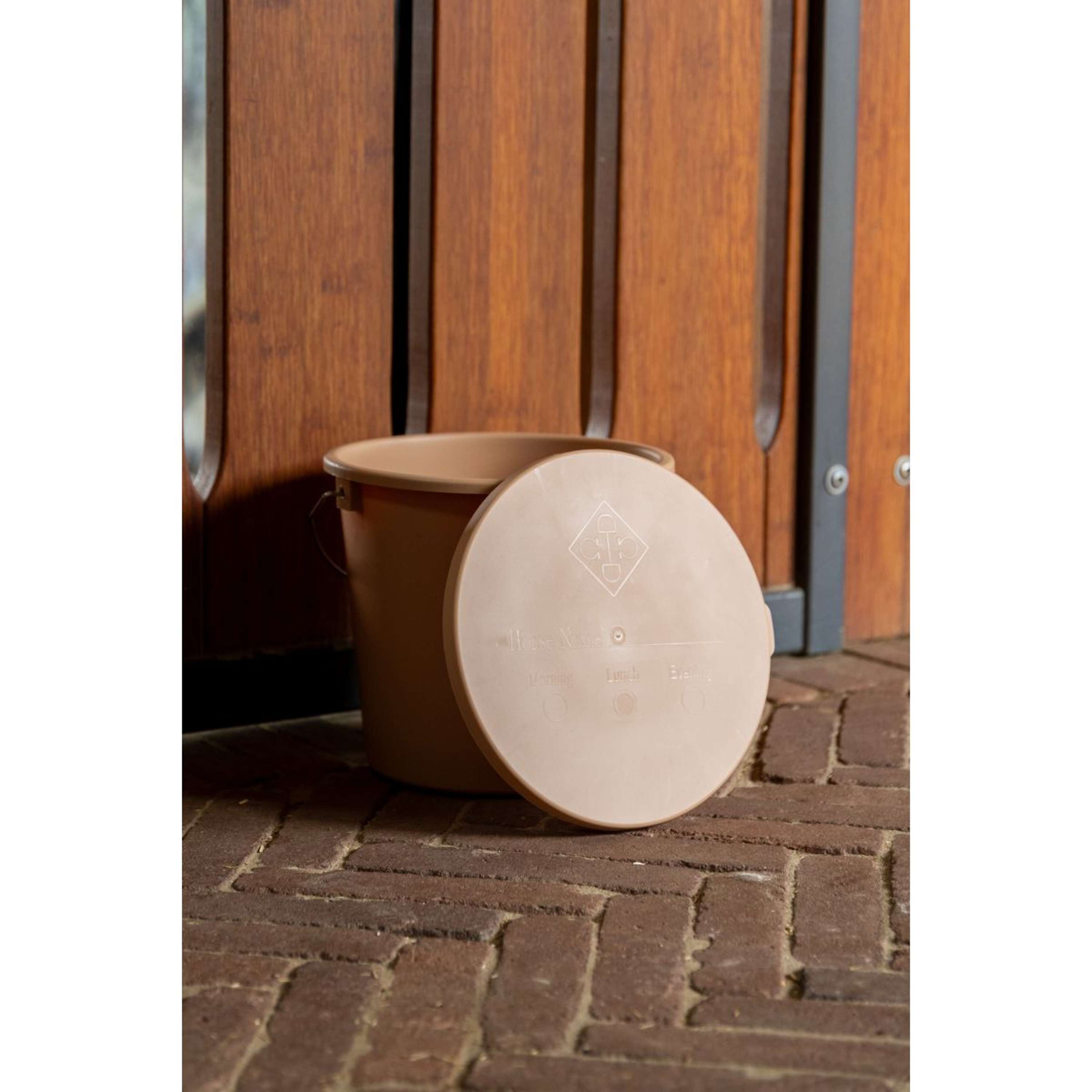Kentucky Bucket with Lid Beige