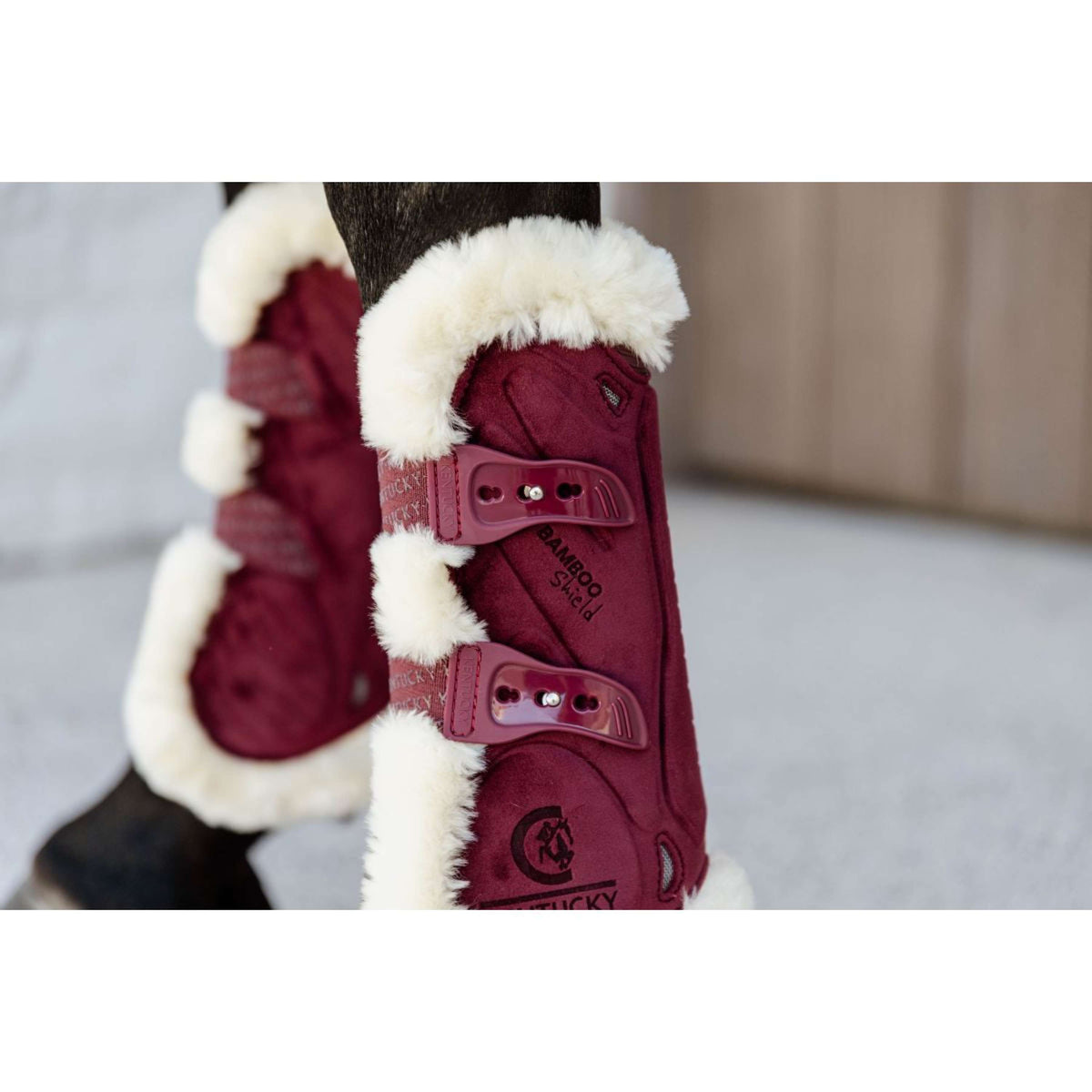 Kentucky Tendon Boots Bamboo Elastic Velvet Vegan Fur Bordeaux