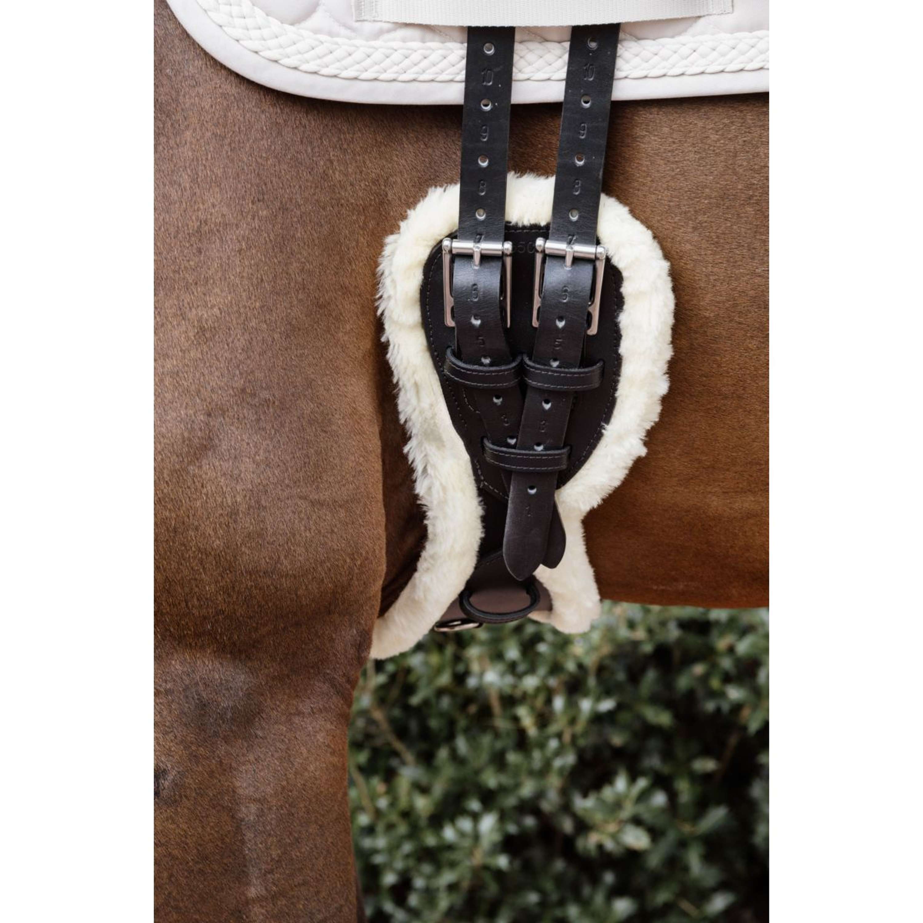 Kentucky Horsewear Dressage Girth Anatomic Sheepskin Black