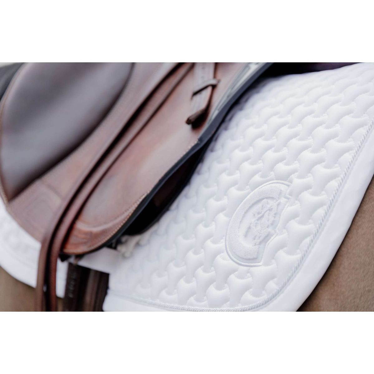 Kentucky Saddlepad Plaited 3D Logo Jumping White