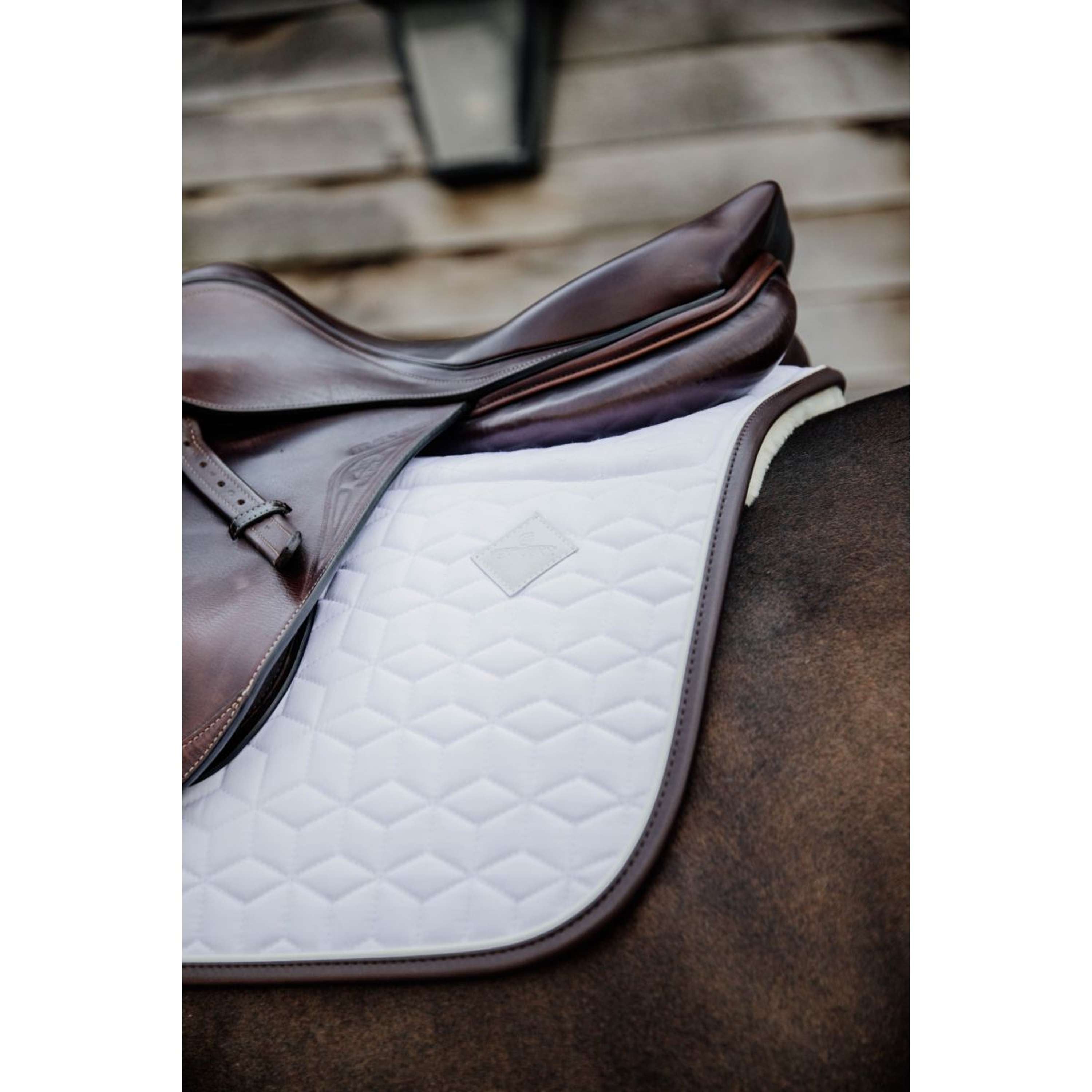 Kentucky Saddlepad Skin Friendly Jumping White
