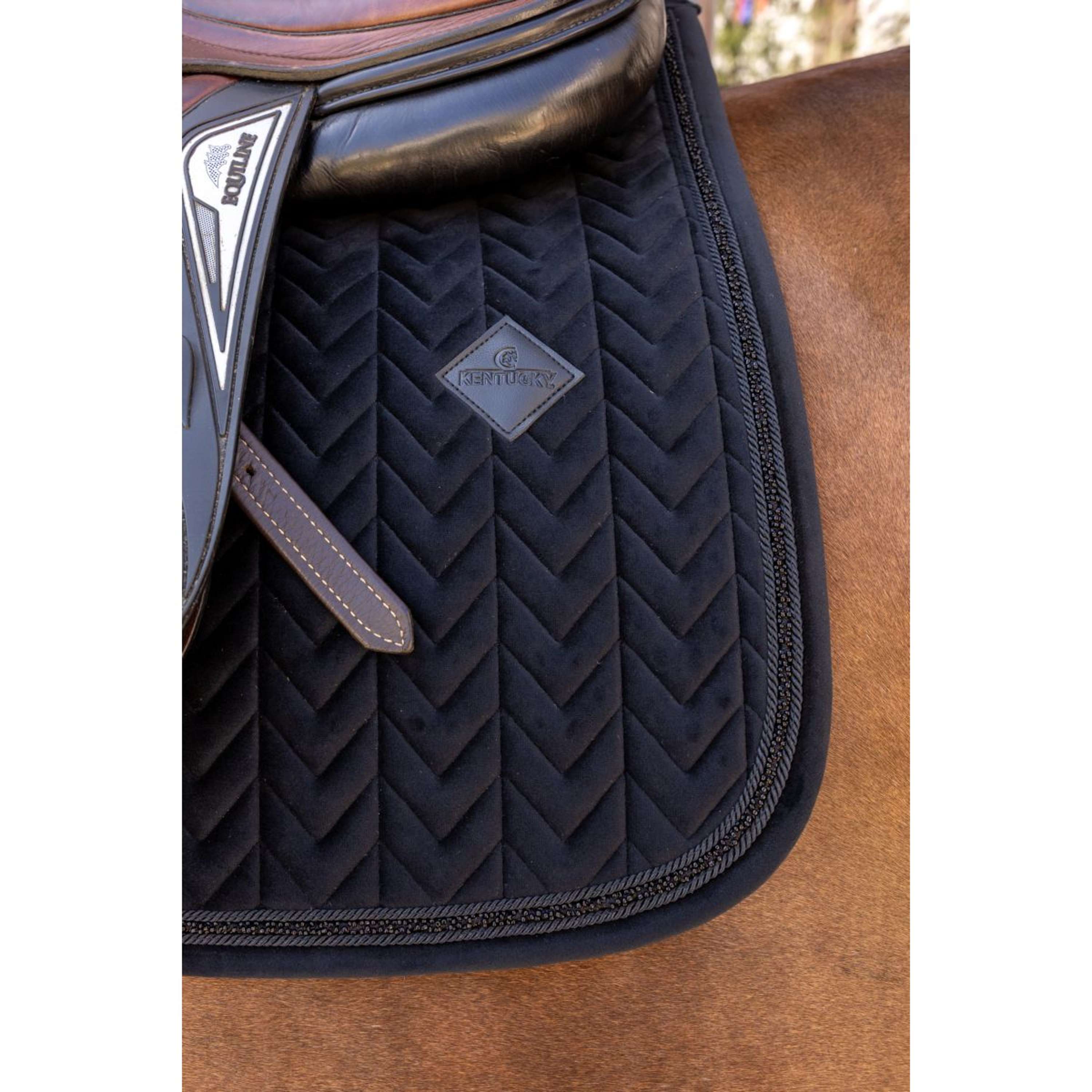 Kentucky Saddlepad Velvet Mini Pearls Jumping Black