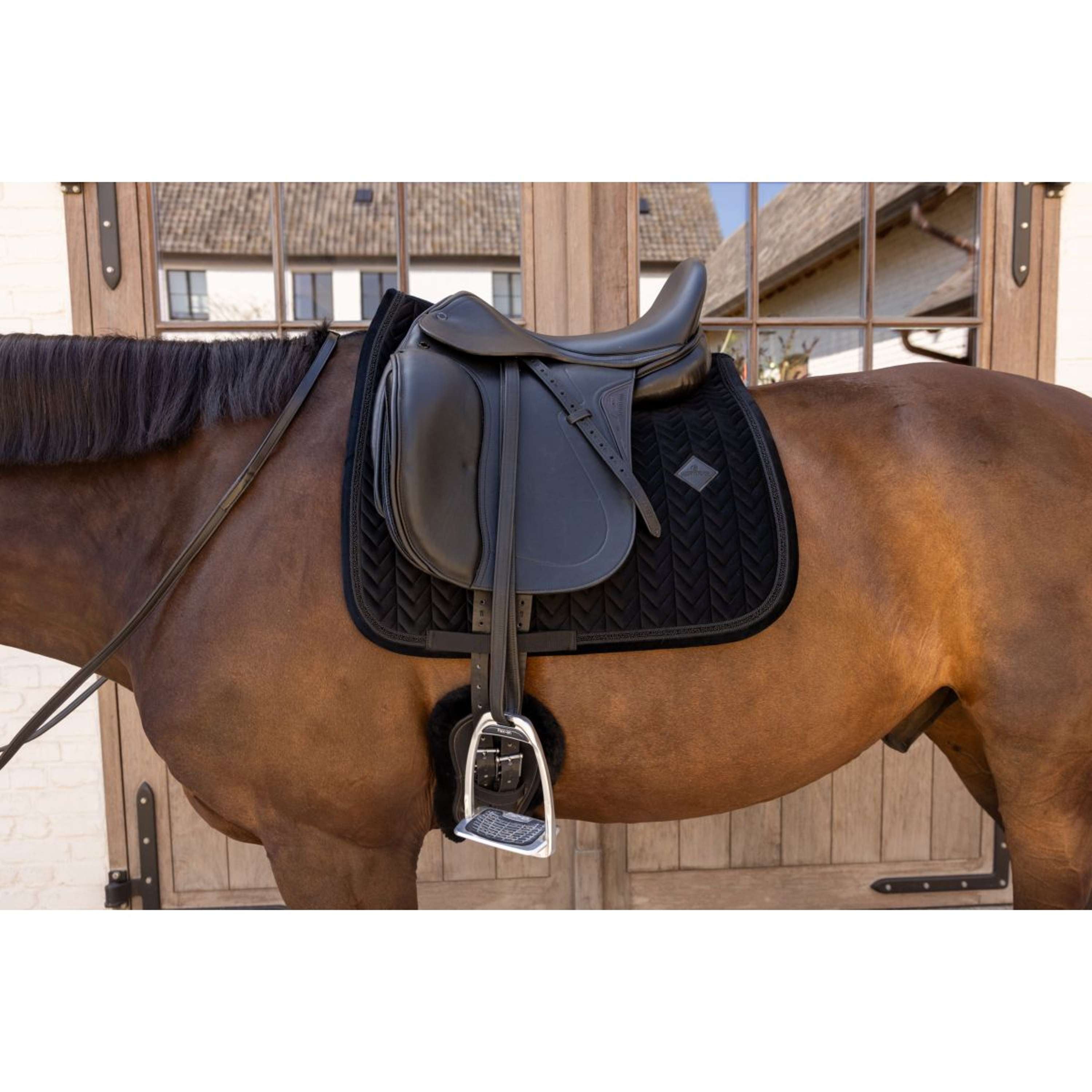 Kentucky Saddlepad Velvet Mini Pearls Dressage Black