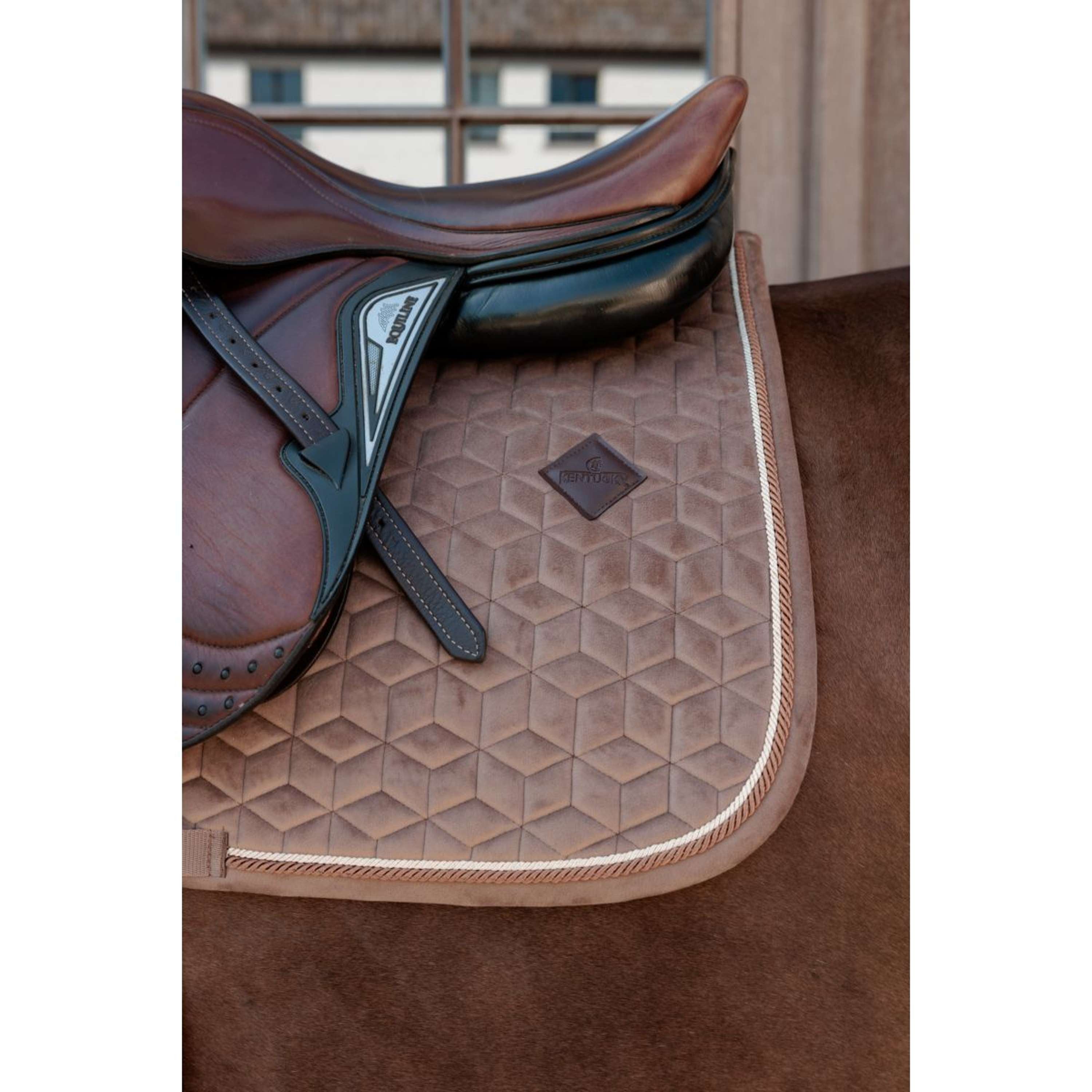Kentucky Saddlepad Velvet Jumping Beige