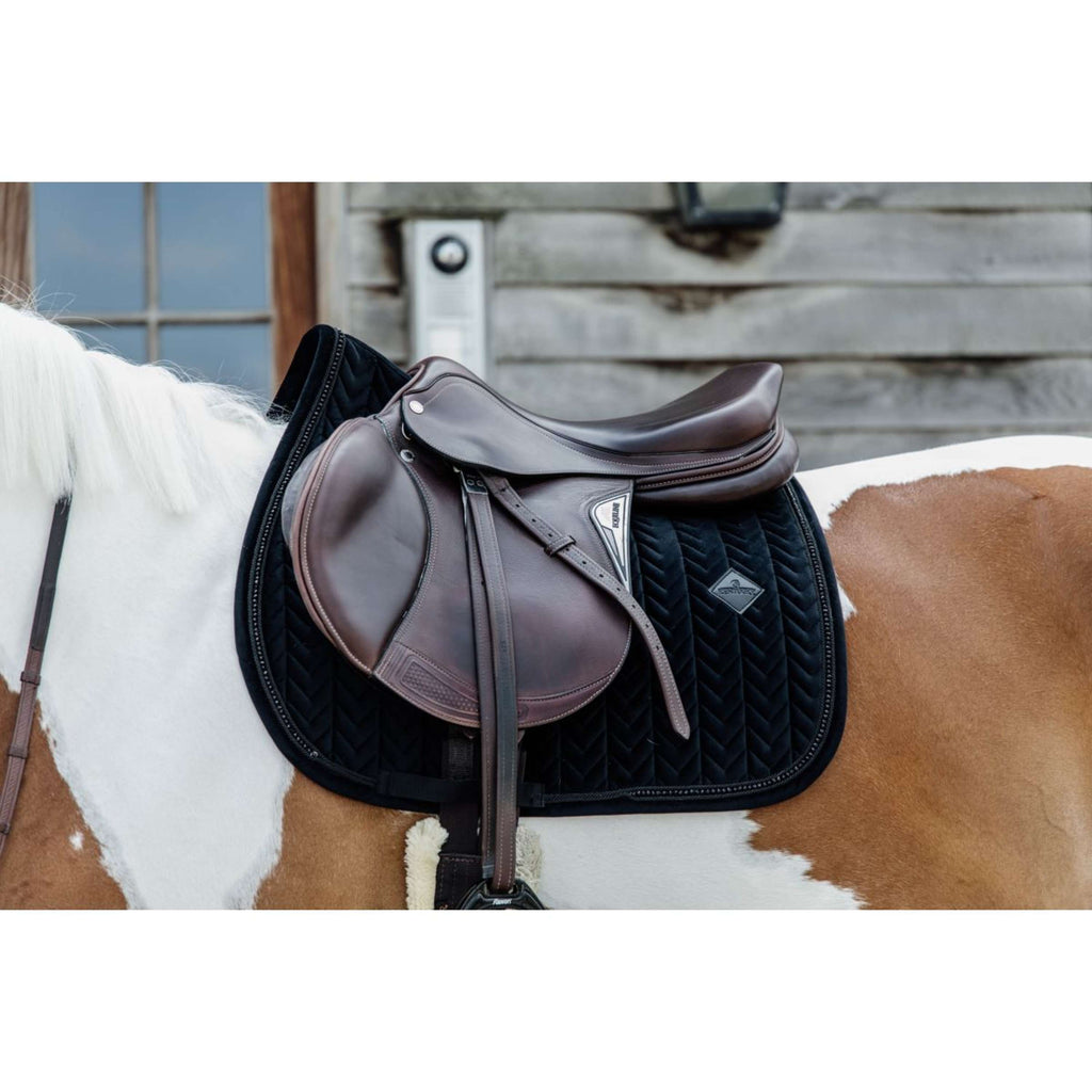 Kentucky Saddlepad Velvet Pearls Jumping Black