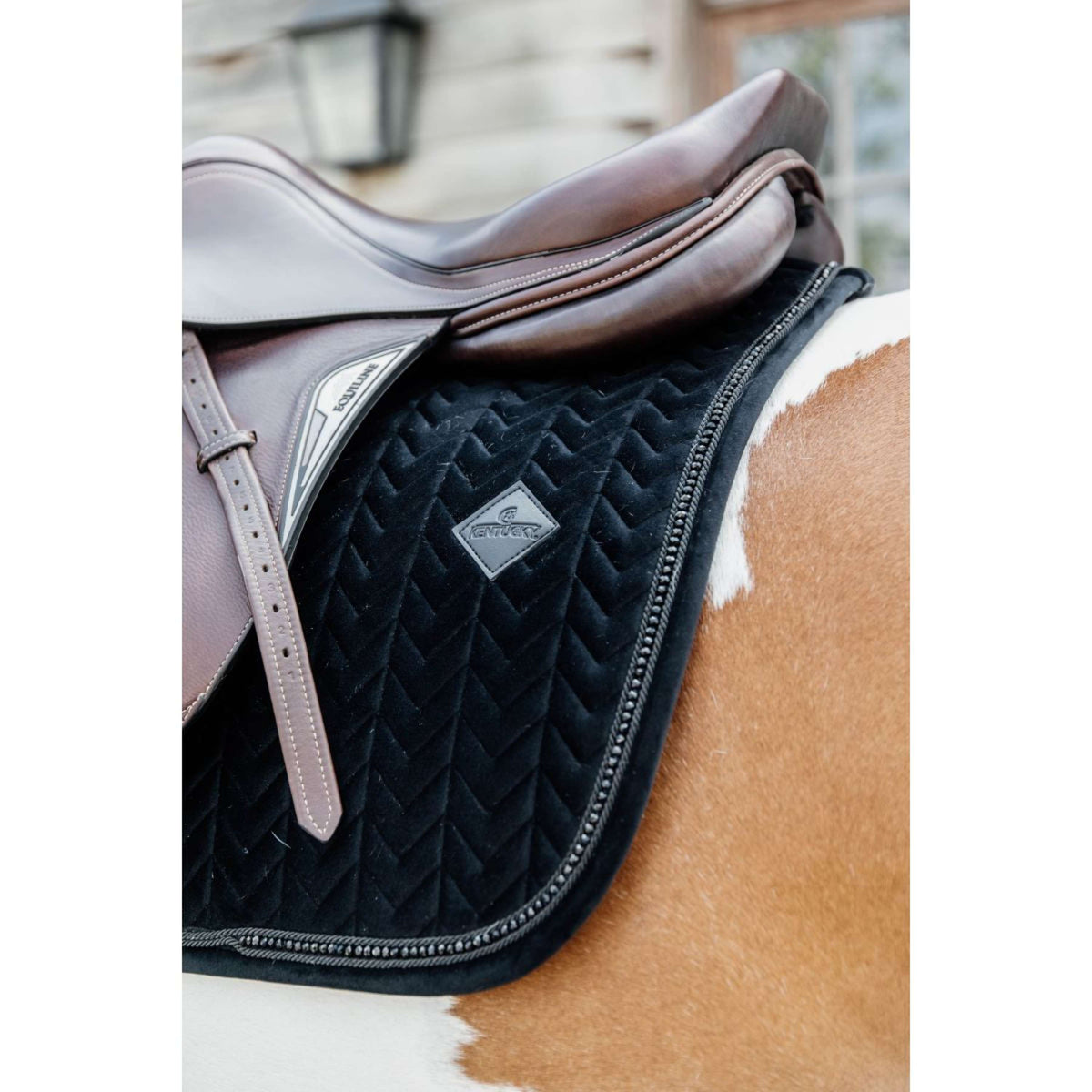 Kentucky Saddlepad Velvet Pearls Jumping Black