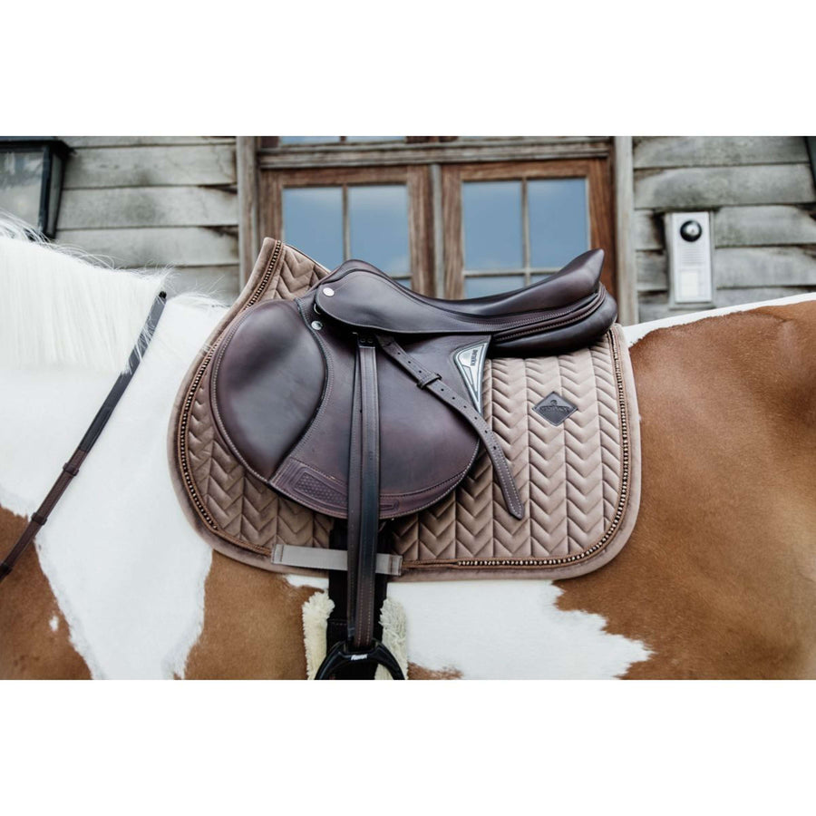 Kentucky Saddlepad Velvet Pearls Jumping Beige