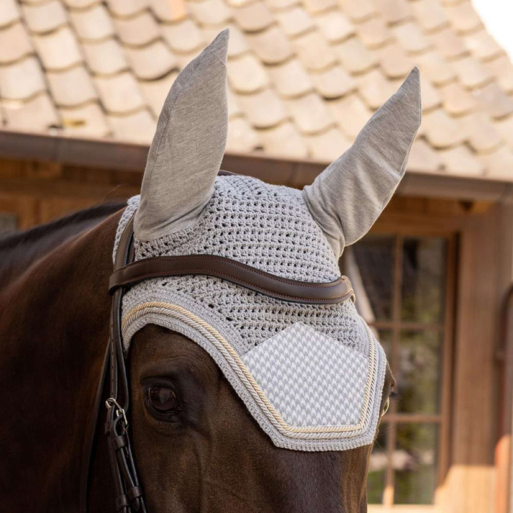 Kentucky Ear Bonnet Wellington Velvet Pied de Poule Grey/White