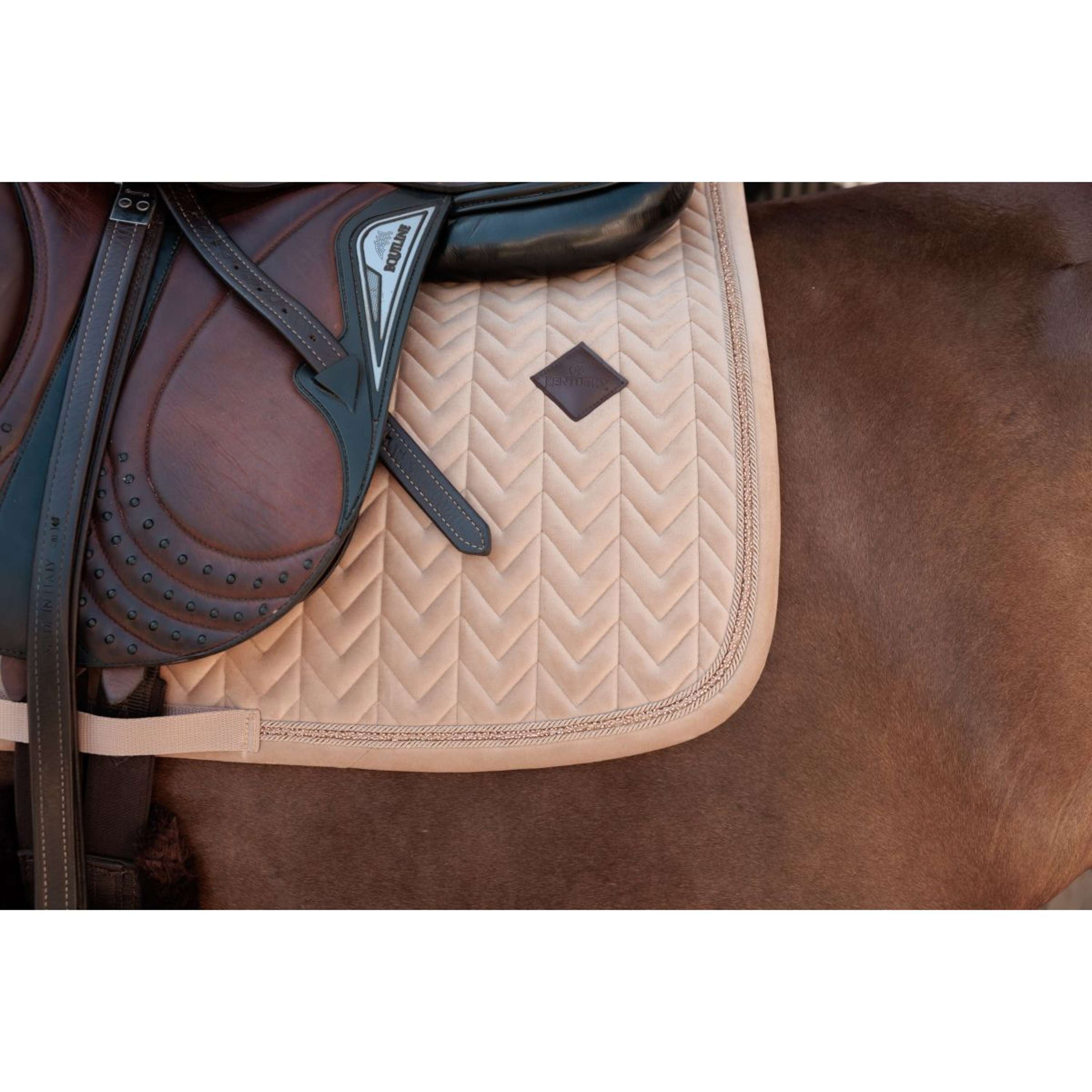 Kentucky Saddlepad Velvet Mini Pearls Jumping Beige