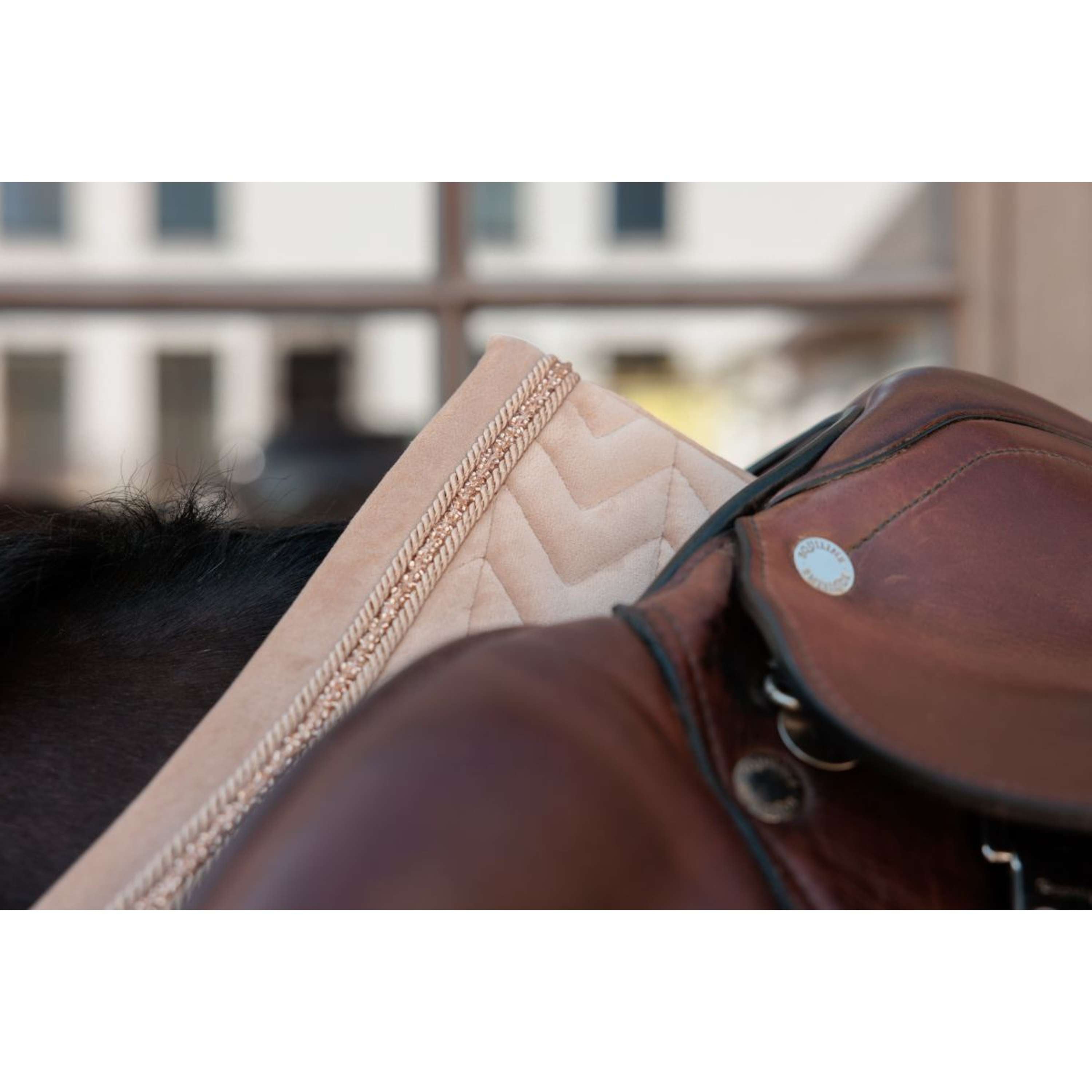 Kentucky Saddlepad Velvet Mini Pearls Jumping Beige