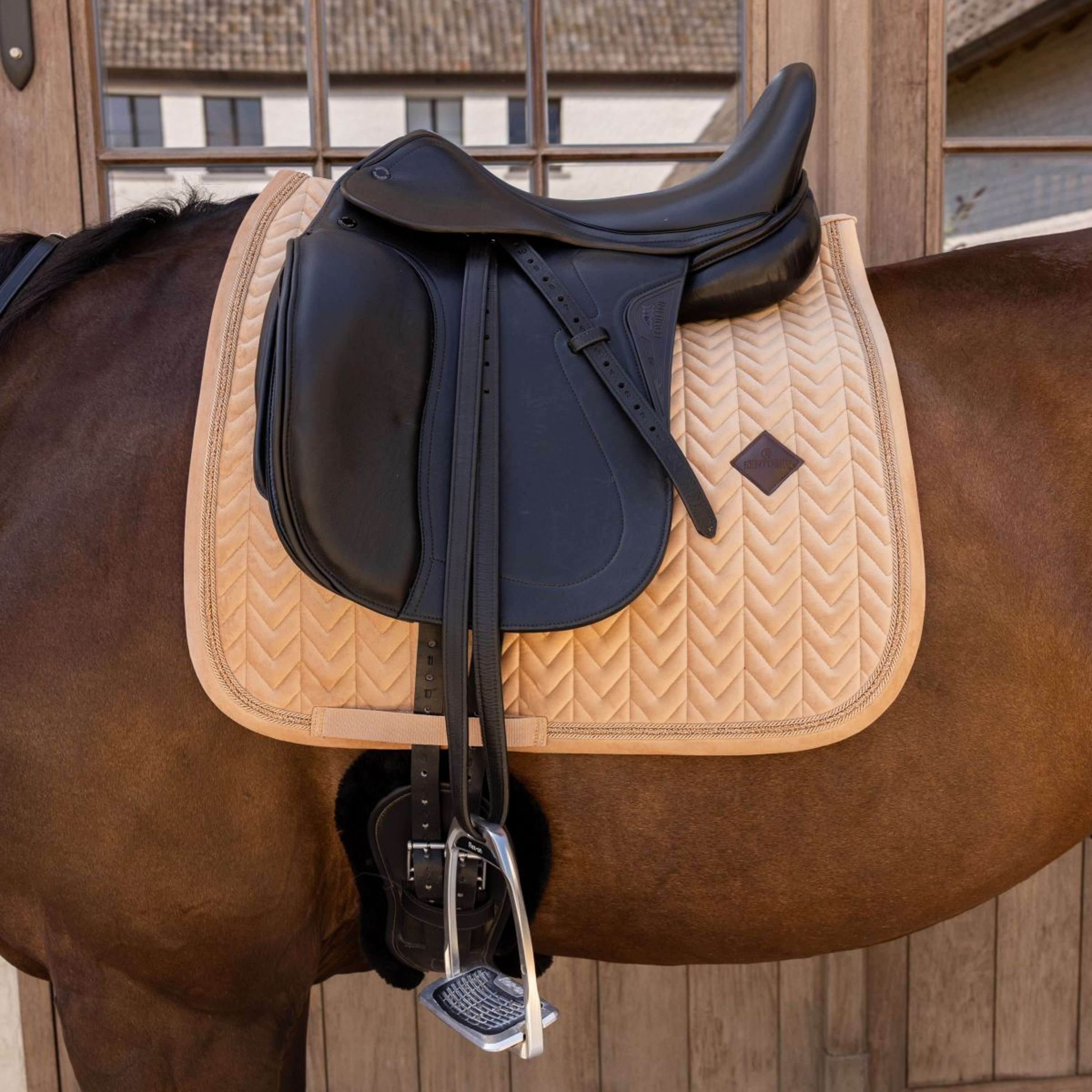 Kentucky Saddlepad Velvet Mini Pearls Dressage Beige
