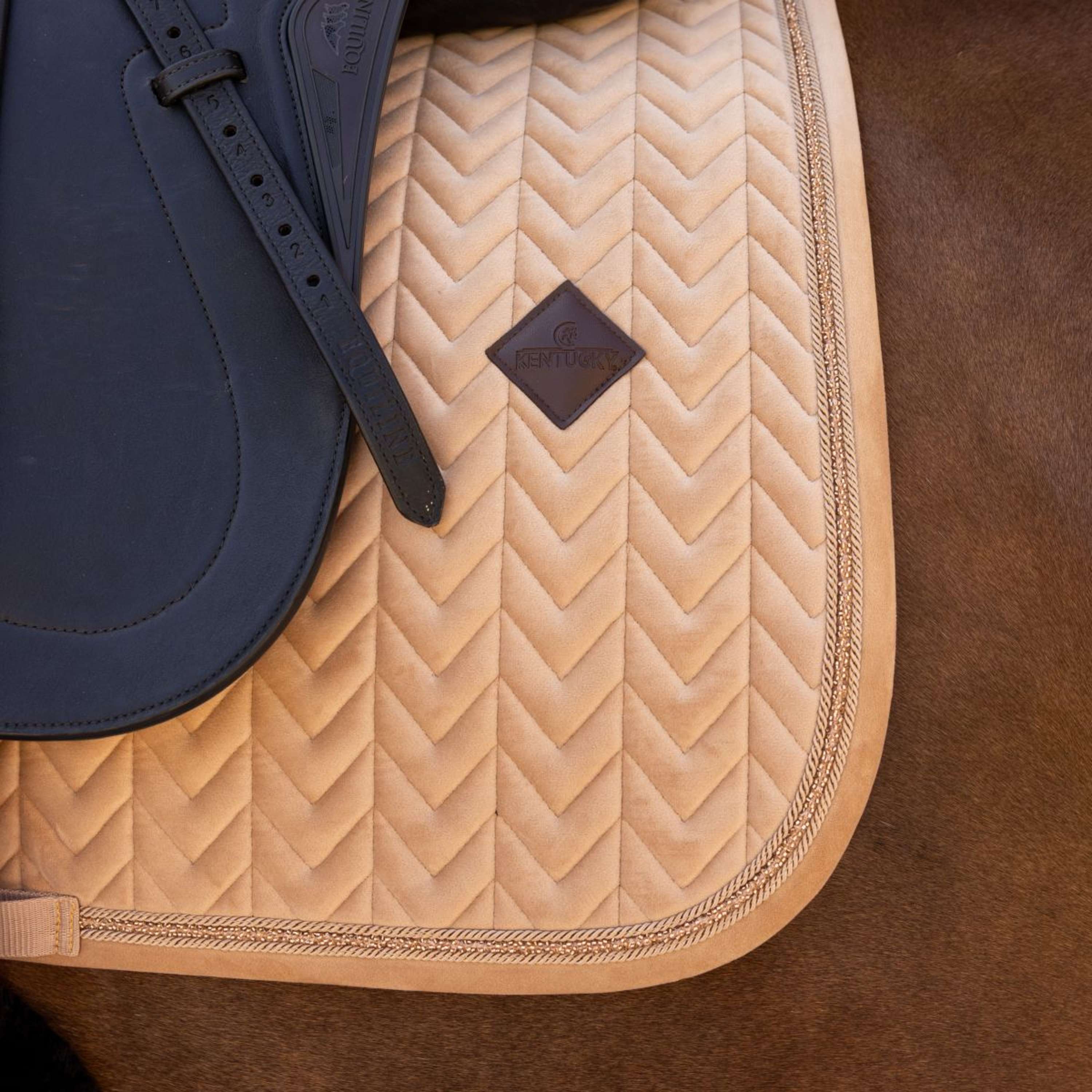 Kentucky Saddlepad Velvet Mini Pearls Dressage Beige