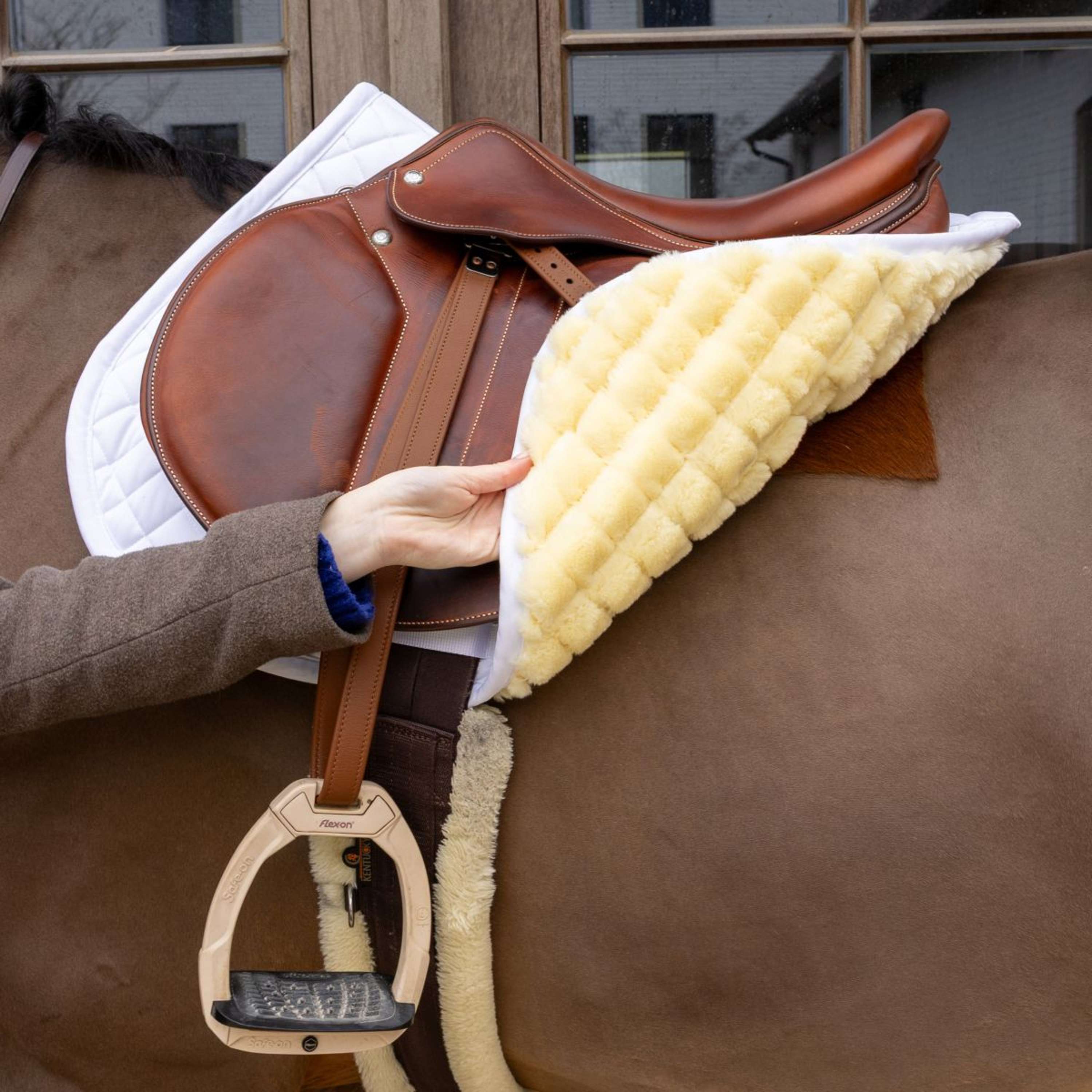 Kentucky Saddlepad Skin Friendly Diamond Jumping White