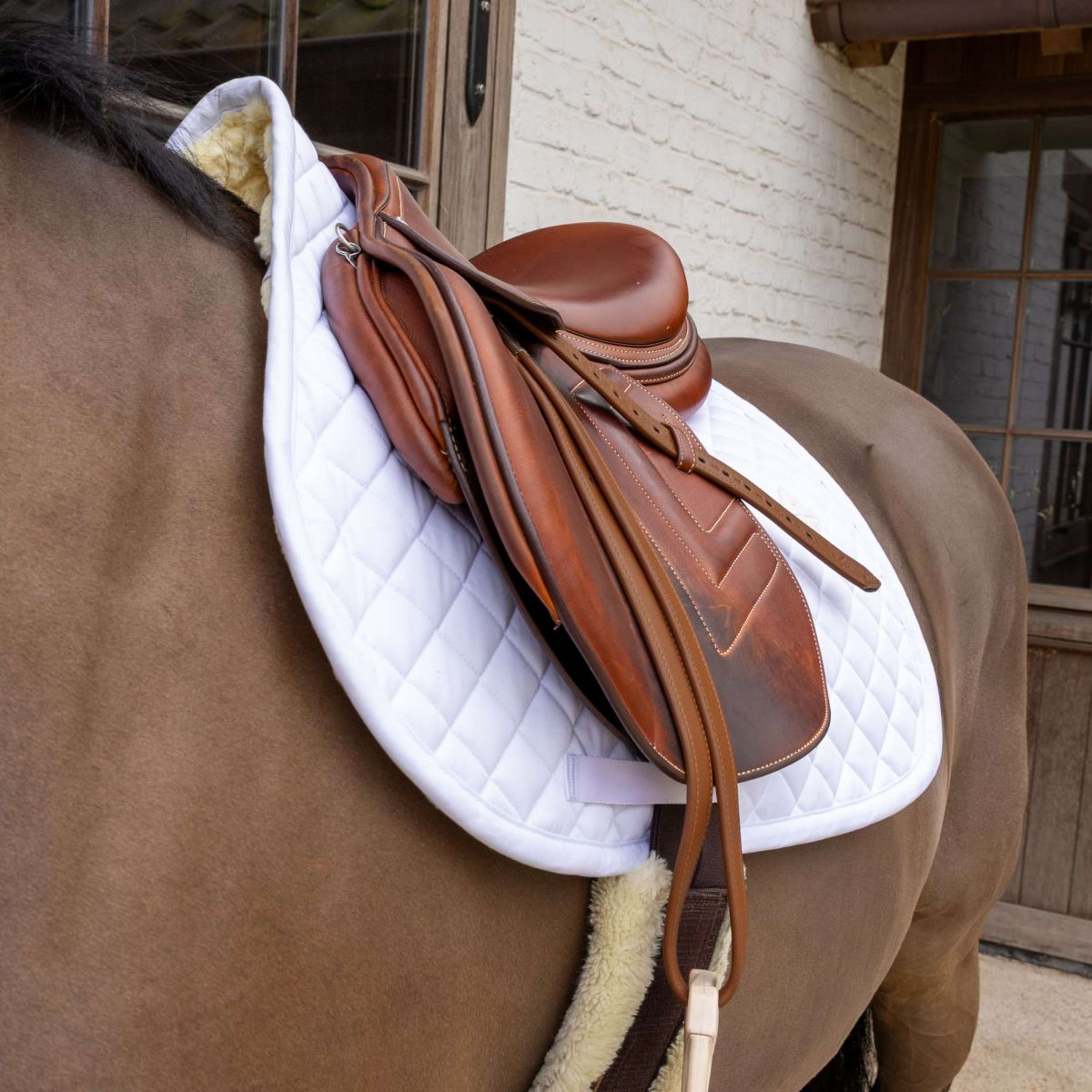 Kentucky Saddlepad Skin Friendly Diamond Jumping White