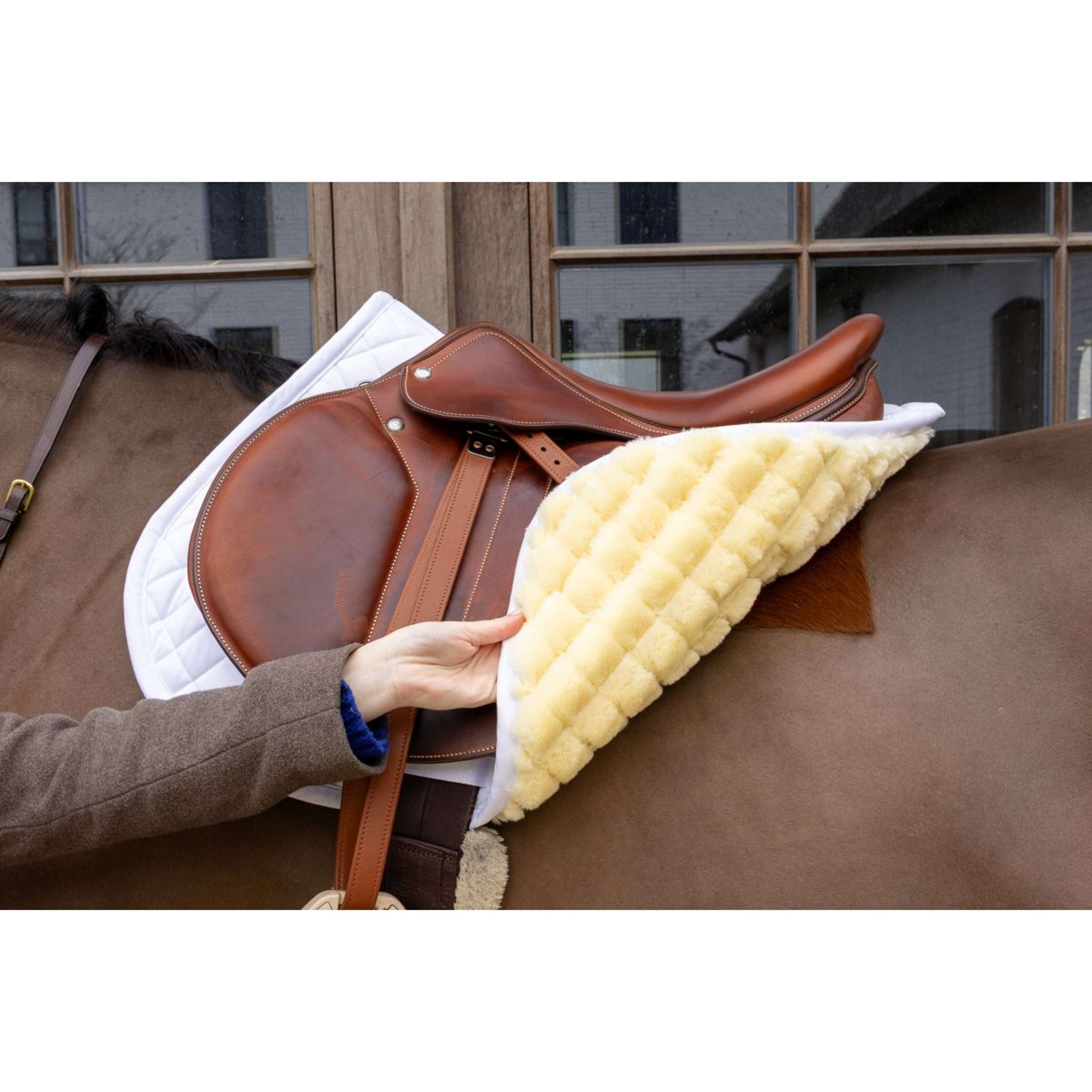 Kentucky Saddlepad Skin Friendly Diamond Jumping White