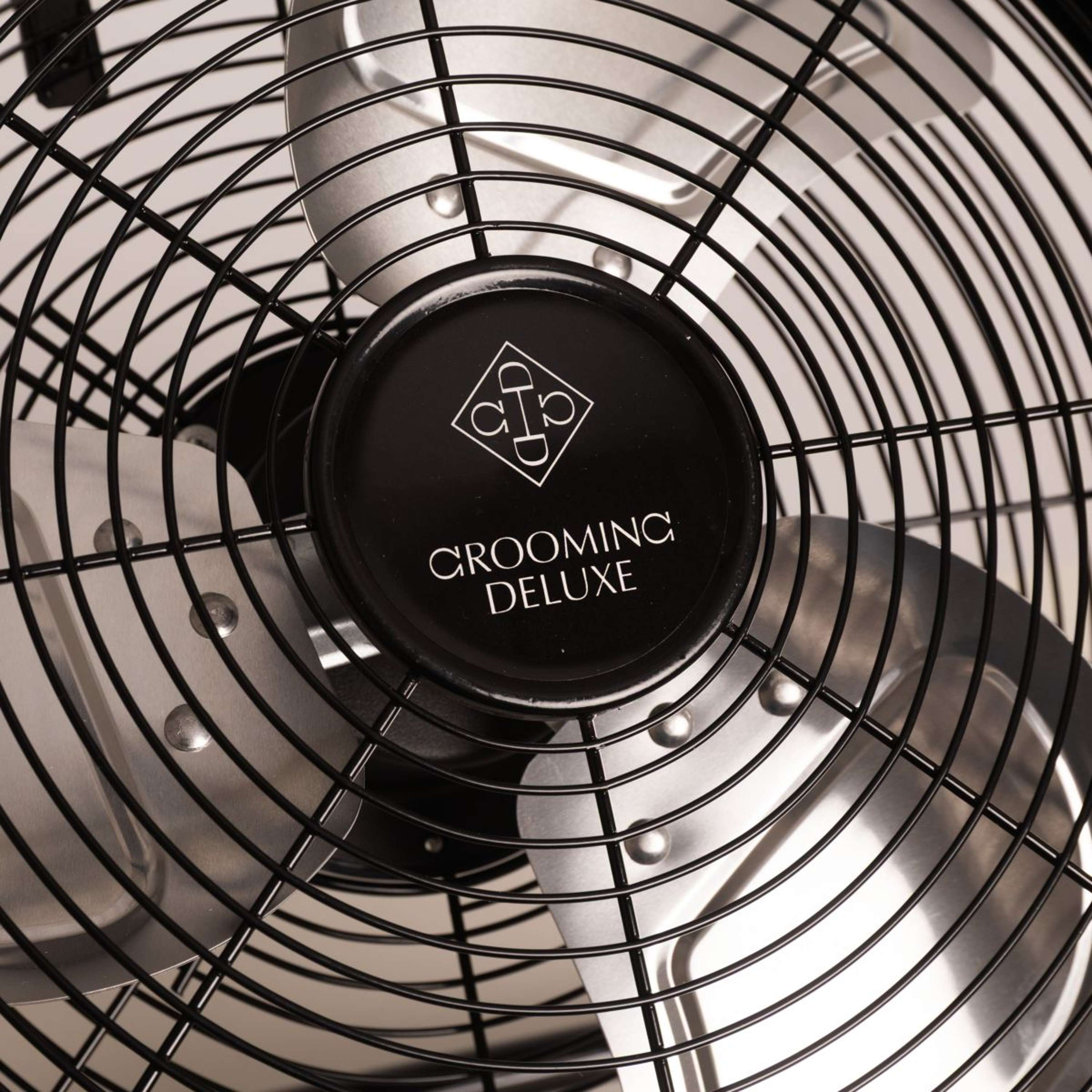 Kentucky Wireless Fan with Battery and Charger Black