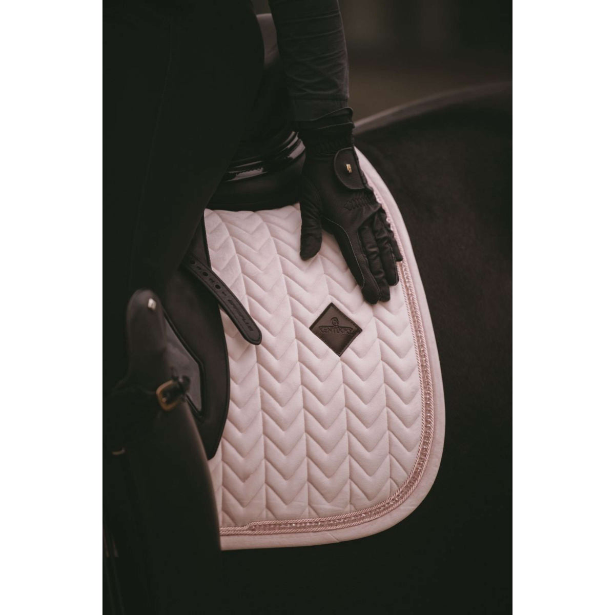 Kentucky Saddlepad Velvet Pearls Dressage Soft Rose