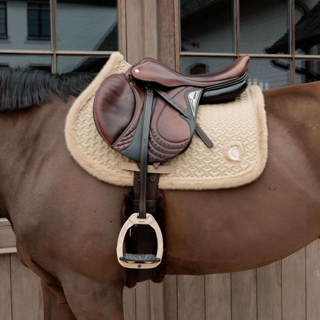 Kentucky Horsewear Saddlepad Fake Fur Onion Quilt Jumping Beige
