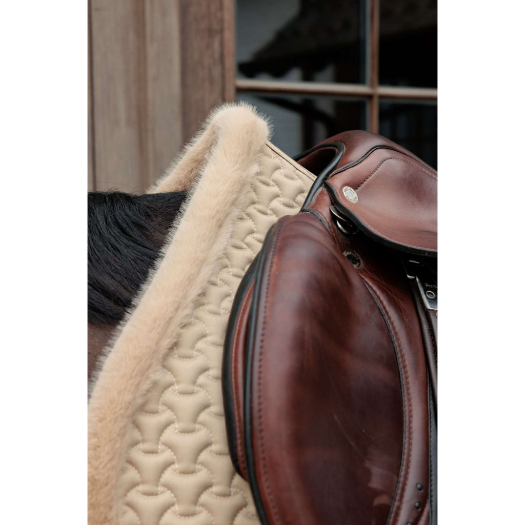 Kentucky Horsewear Saddlepad Fake Fur Onion Quilt Jumping Beige
