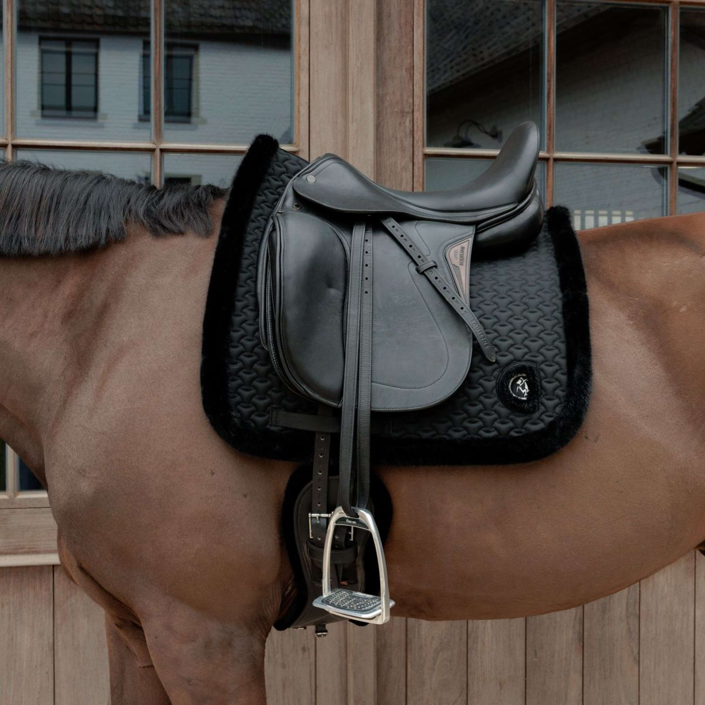 Kentucky Horsewear Saddlepad Fake Fur Onion Quilt Dressage Black