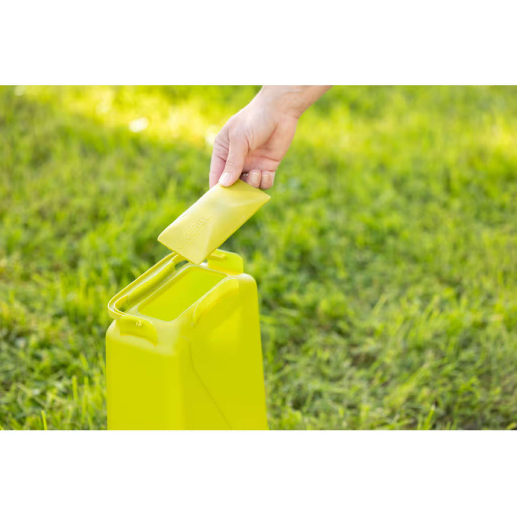 Kerbl Feeder on a Stand Green