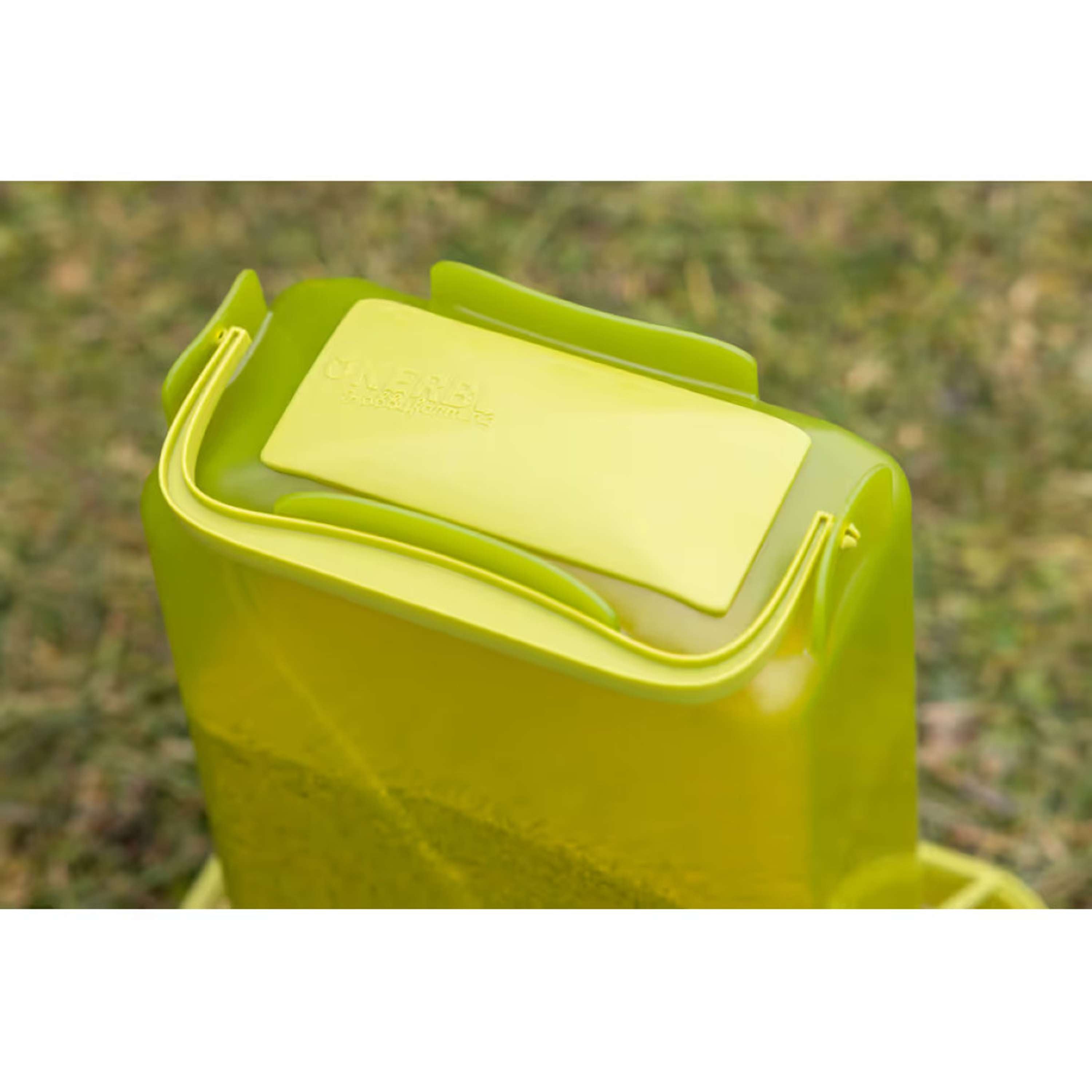 Kerbl Feeder on a Stand Green