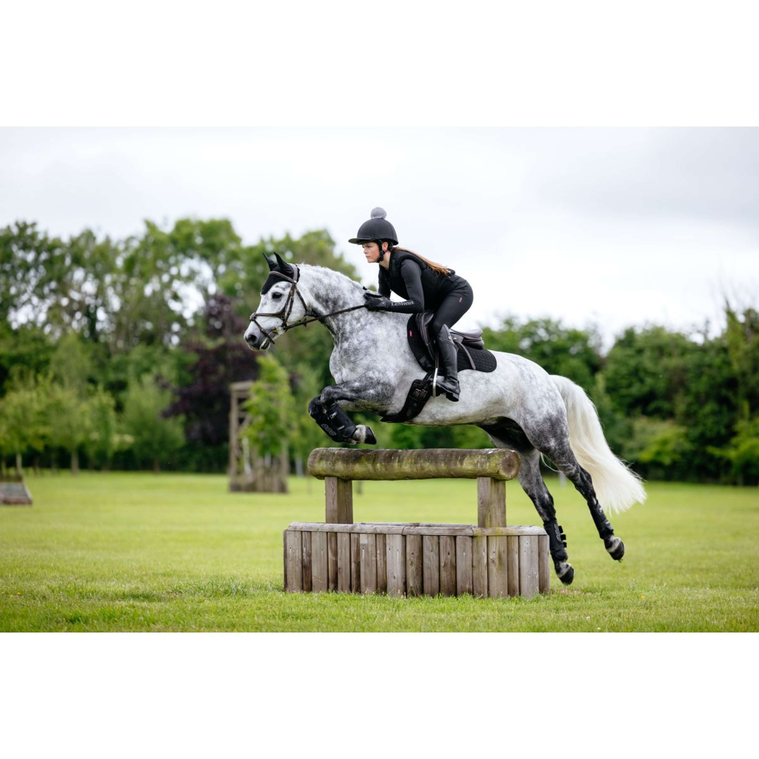 LeMieux Saddlepad Suede Square General Purpose Black