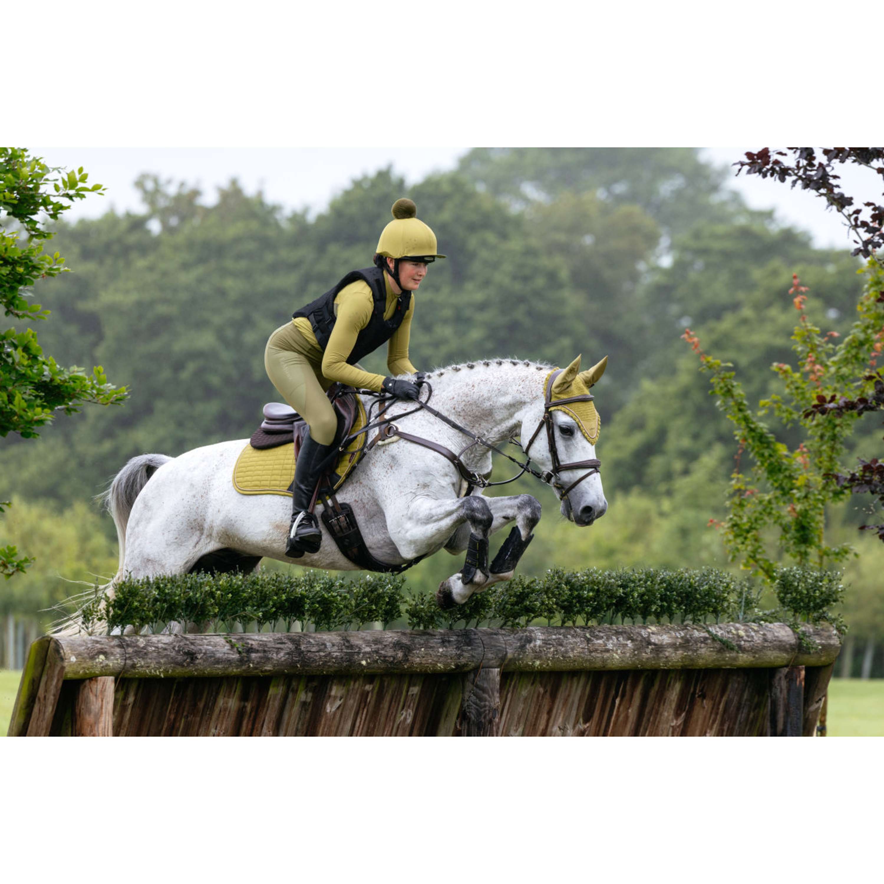 LeMieux Saddlepad Suede Close Contact Square Jumping Gooseberry