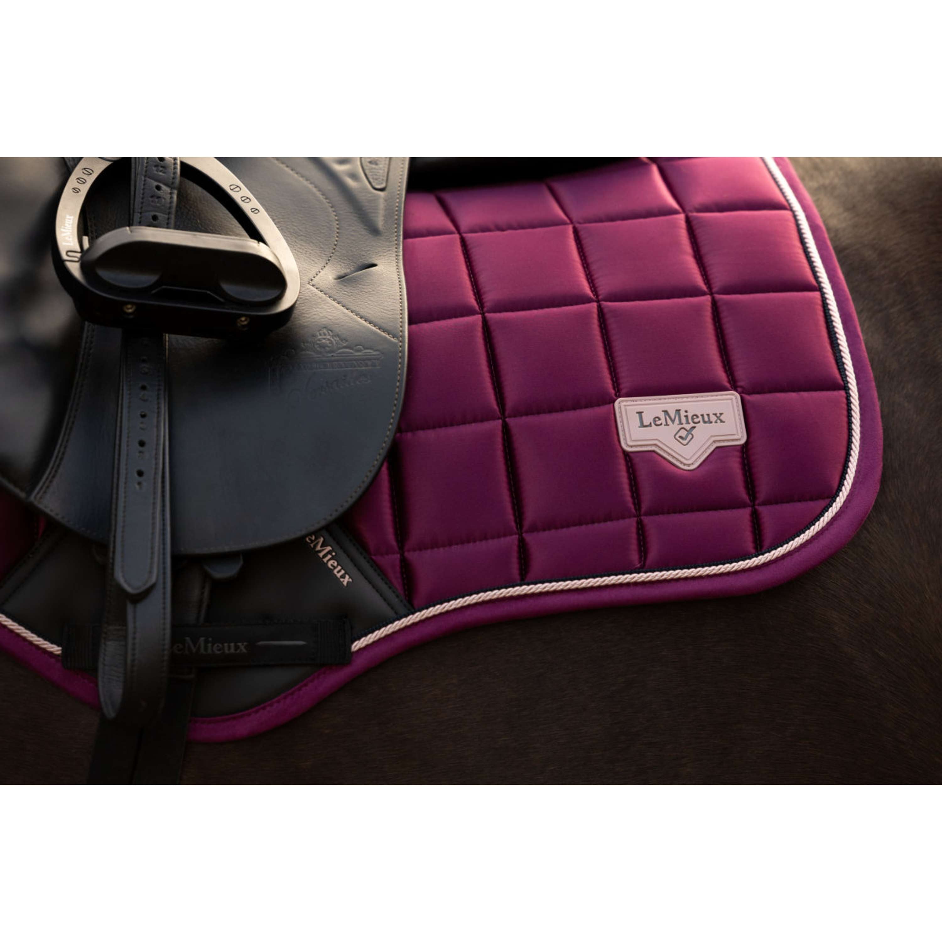 LeMieux Saddlepad Loire Classic Close Contact Square Jumping Blackberry