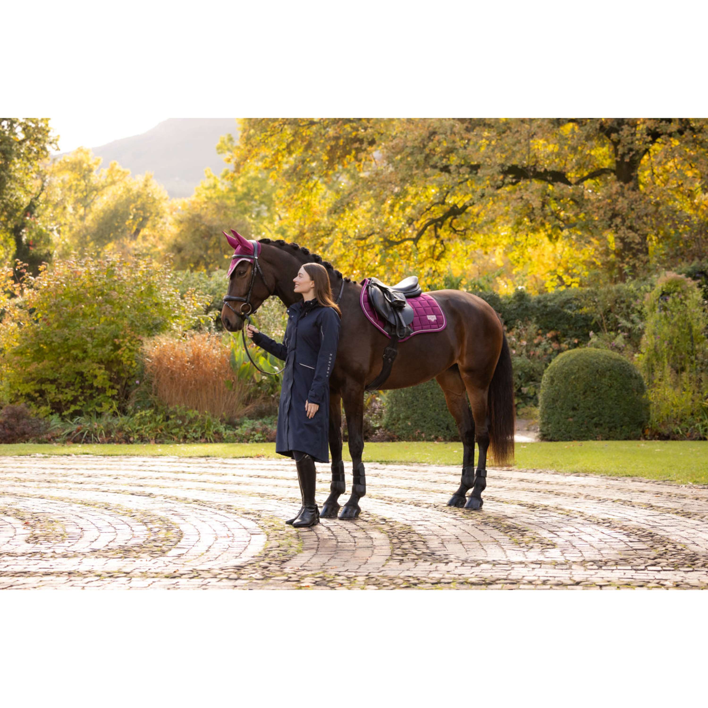 LeMieux Saddlepad Loire Classic Close Contact Square Jumping Blackberry