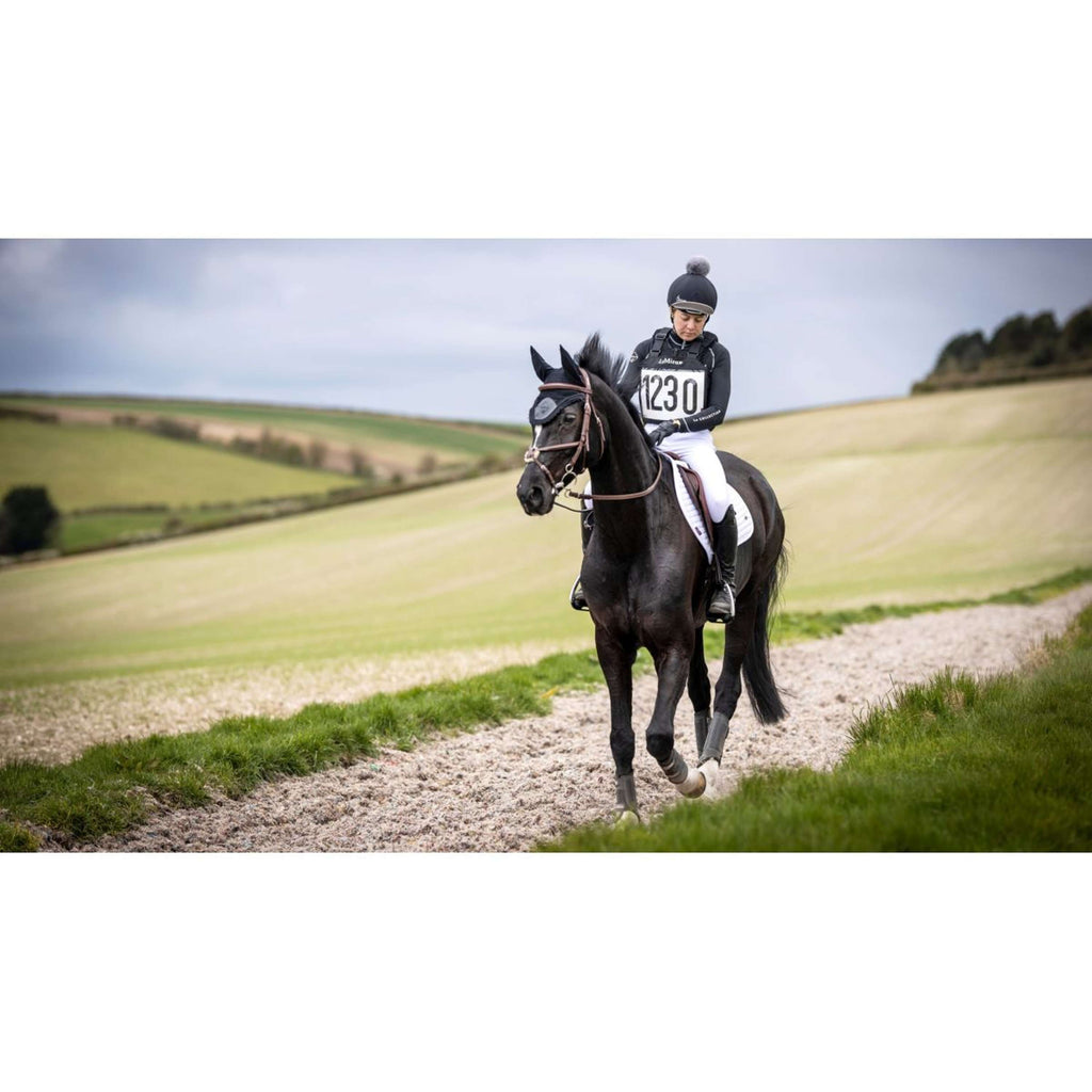 LeMieux Saddlepad Self-Cool Square Arctic Close Contact White
