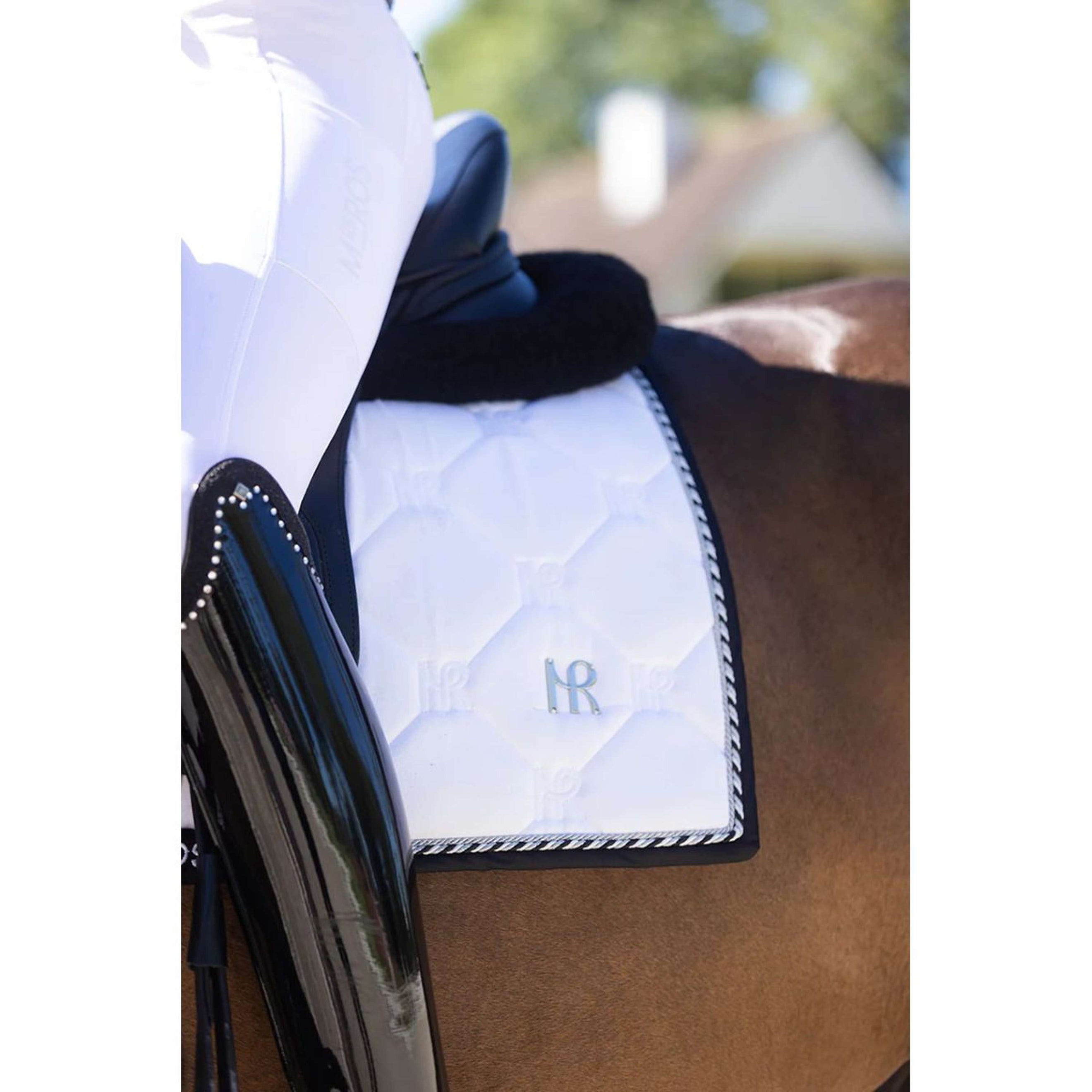 Mrs. Ros Saddlepad Charmer Dressage White/Silver